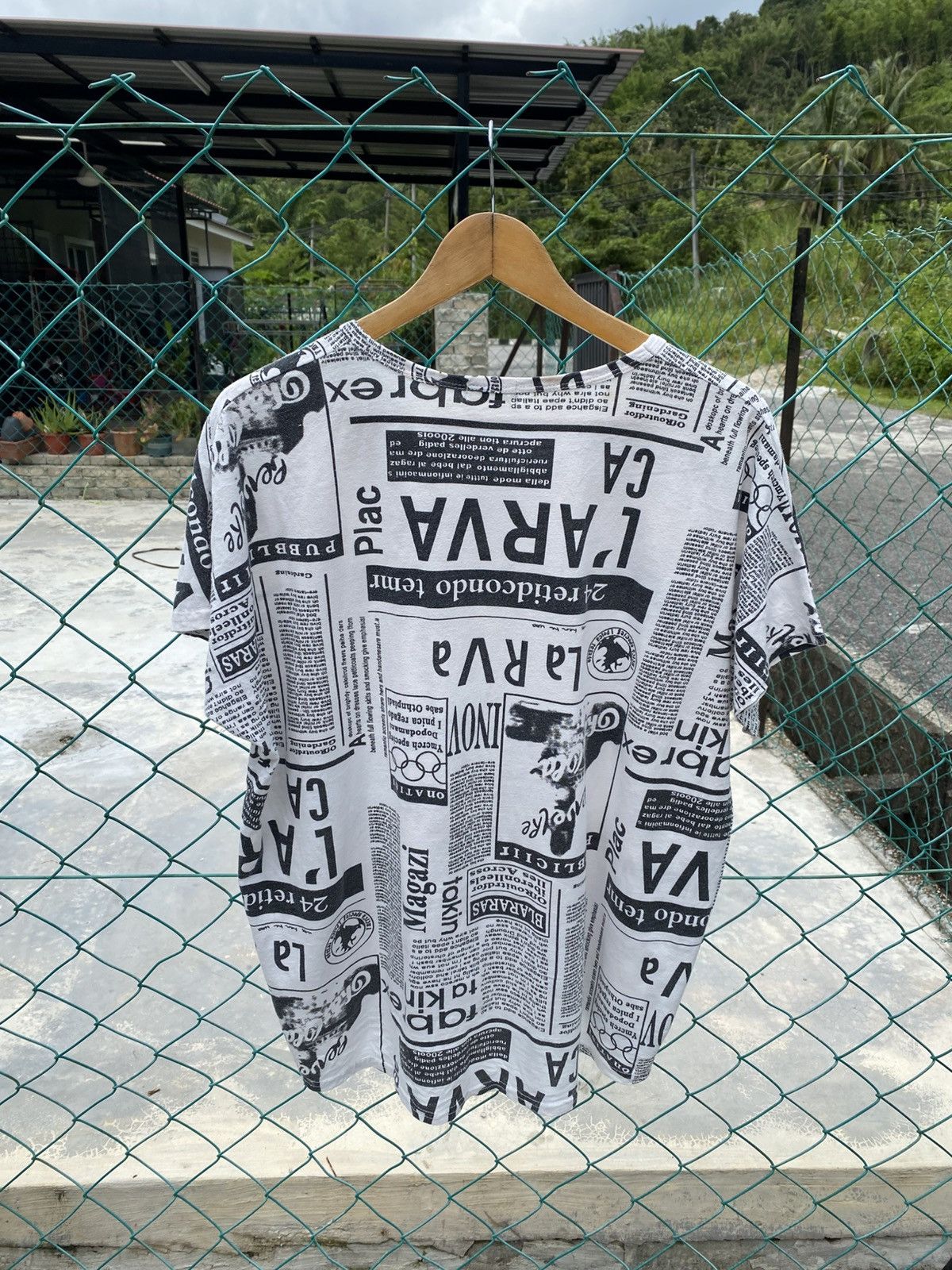 Japanese Brand Special request news paper fullprinted boxy tee Size L / US 10 / IT 46 - 2 Thumbnail