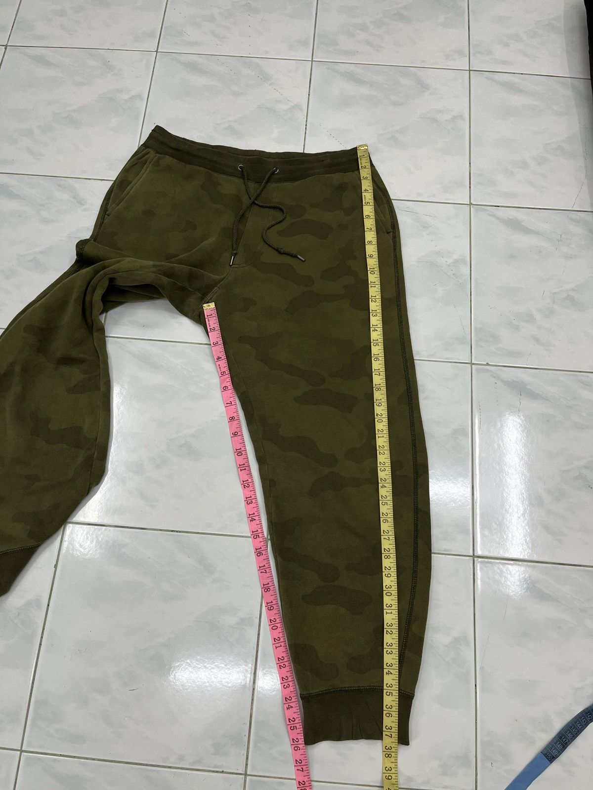 Uniqlo 🔥🔥🔥ARCHIVE UNIQLO CAMOFLAGE SWEATPANTS Size US 34 / EU 50 - 10 Thumbnail