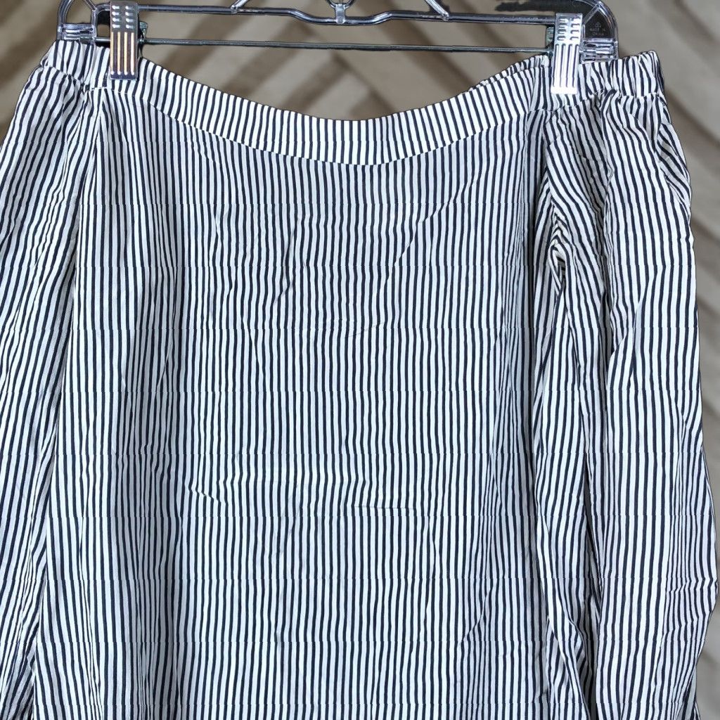 Vintage Cabi Blouse Off Shoulder Navy Blue White Stripe 100% Silk Long Sleeve S Womens Size S / US 4 / IT 40 - 1 Thumbnail
