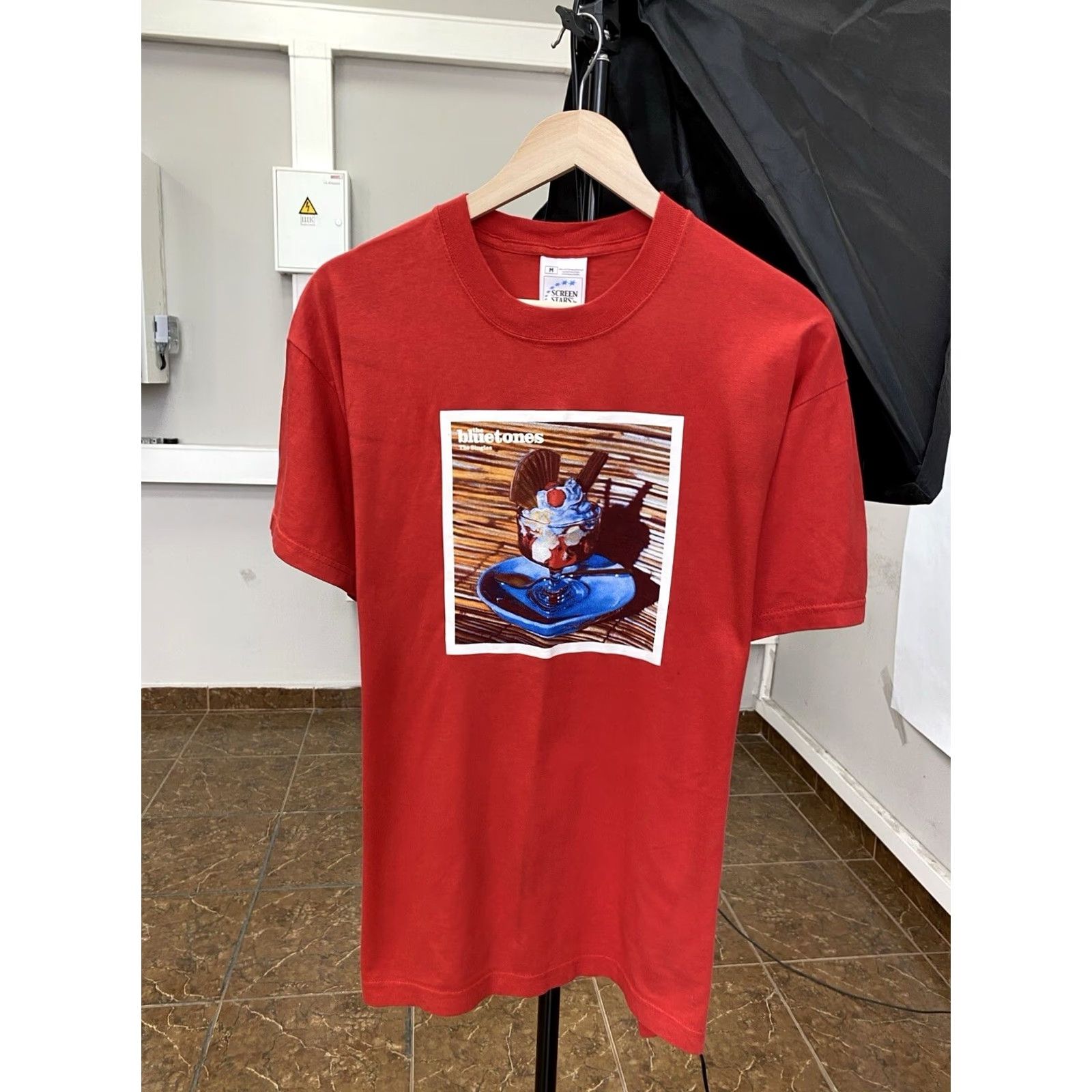 Fruit Of The Loom Vintage The Bluetones t-shirt M red 90s Shirt Men Medium XS/S? Size US M / EU 48-50 / 2 - 2 Thumbnail