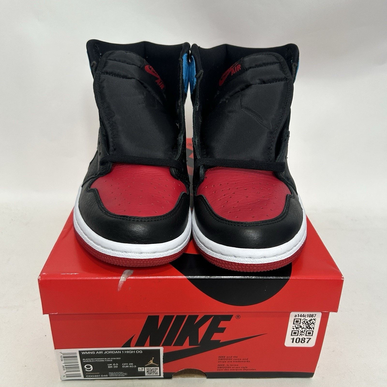 Jordan Brand Nike Air Jordan 1 Retro High WMNS “UNC To Chicago” Size US 9 / IT 39 - 2 Thumbnail