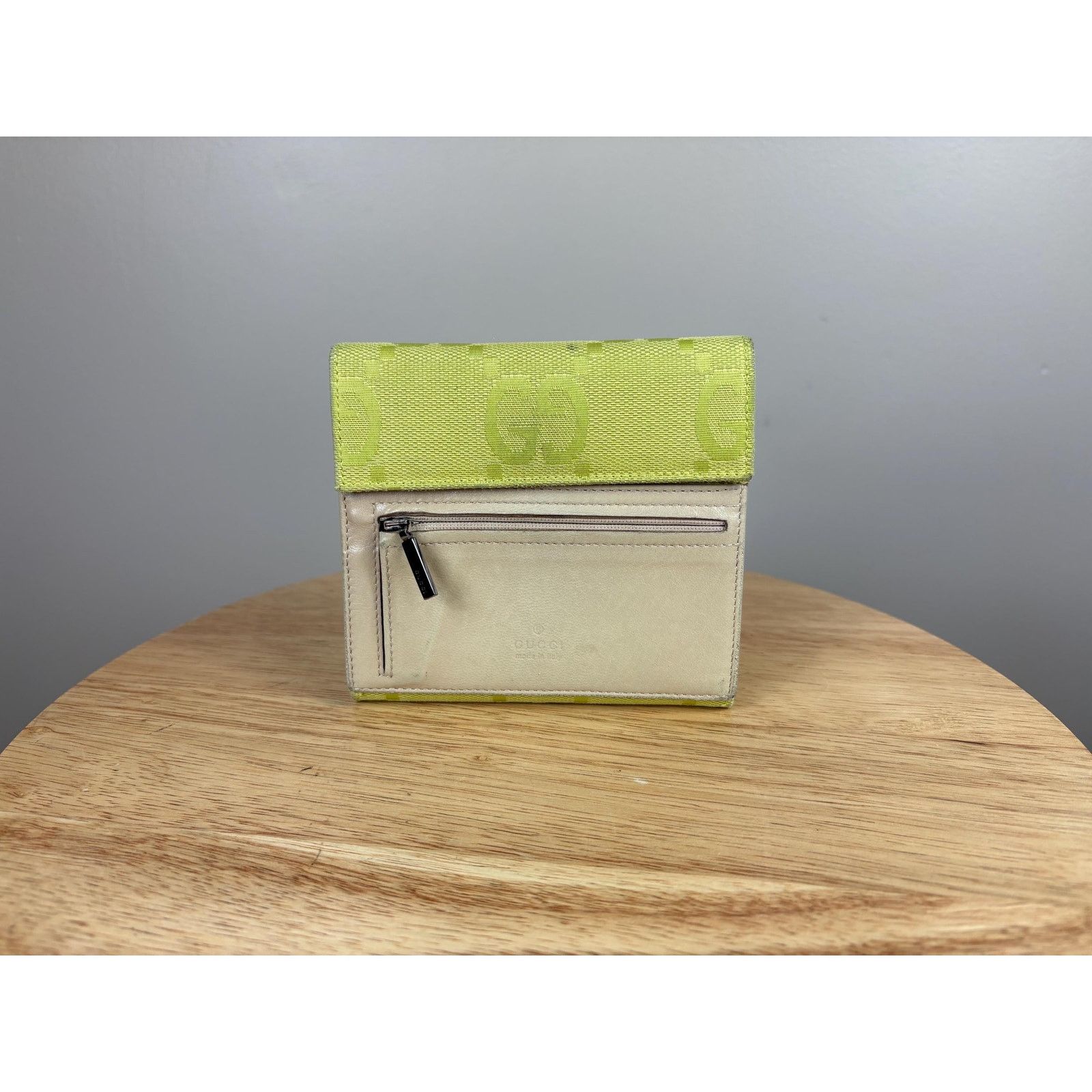 Gucci Authentic Gucci Compact Neon Beige Wallet GG Size ONE SIZE - 1 Thumbnail