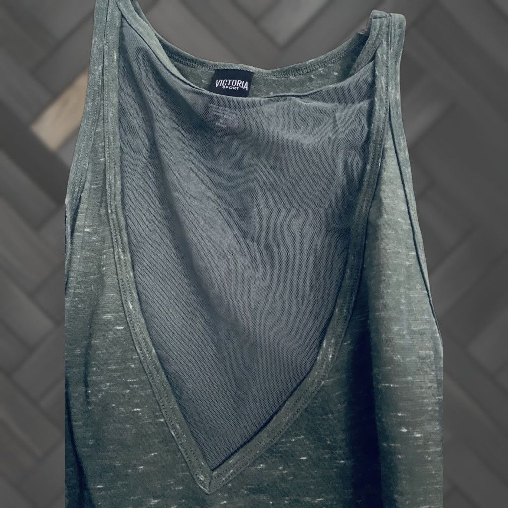 Victoria's Secret Victoria’s Secret Sport Tank Women's Size M Green Athletic Shirt Size M / US 6-8 / IT 42-44 - 1 Thumbnail