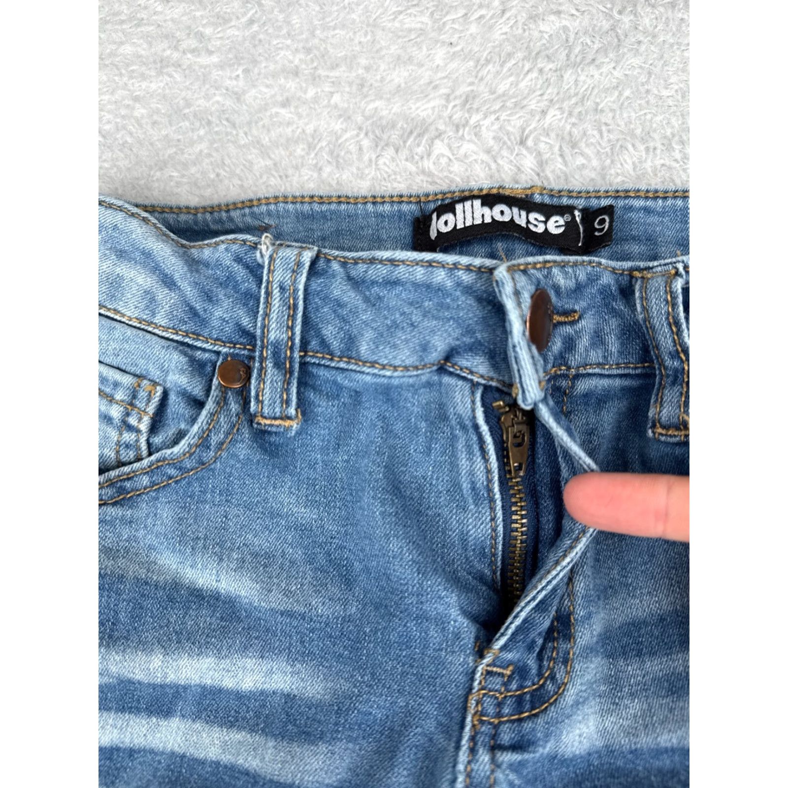 Vintage Dollhouse Jeans Juniors 9 Denim Blue Skinny Tapered Distressed 28x26 Jeans Womens Girls Mens Size 30" / US 8 / IT 44 - 5 Thumbnail