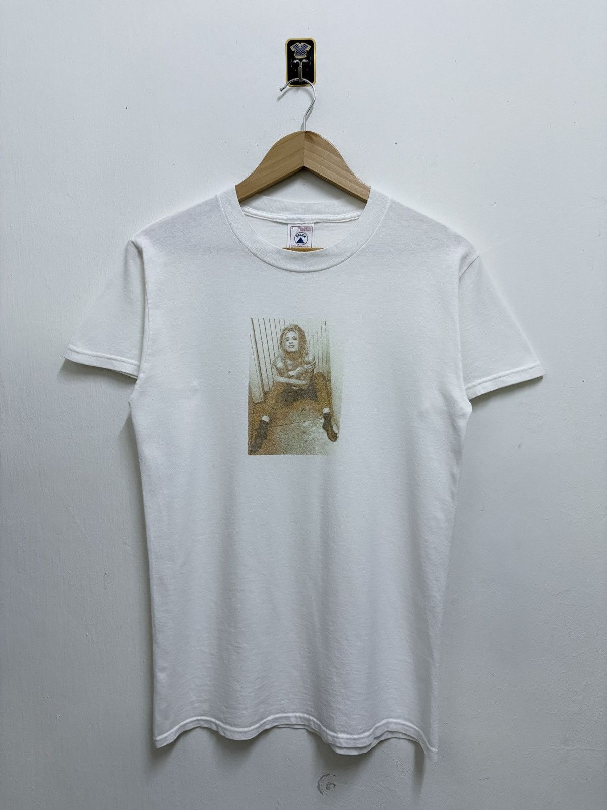 POP MAGAZINE Vintage 90's Model Claudia Schiffer / Photo by Evu T-Shirt Size US S / EU 44-46 / 1 - 1 Thumbnail