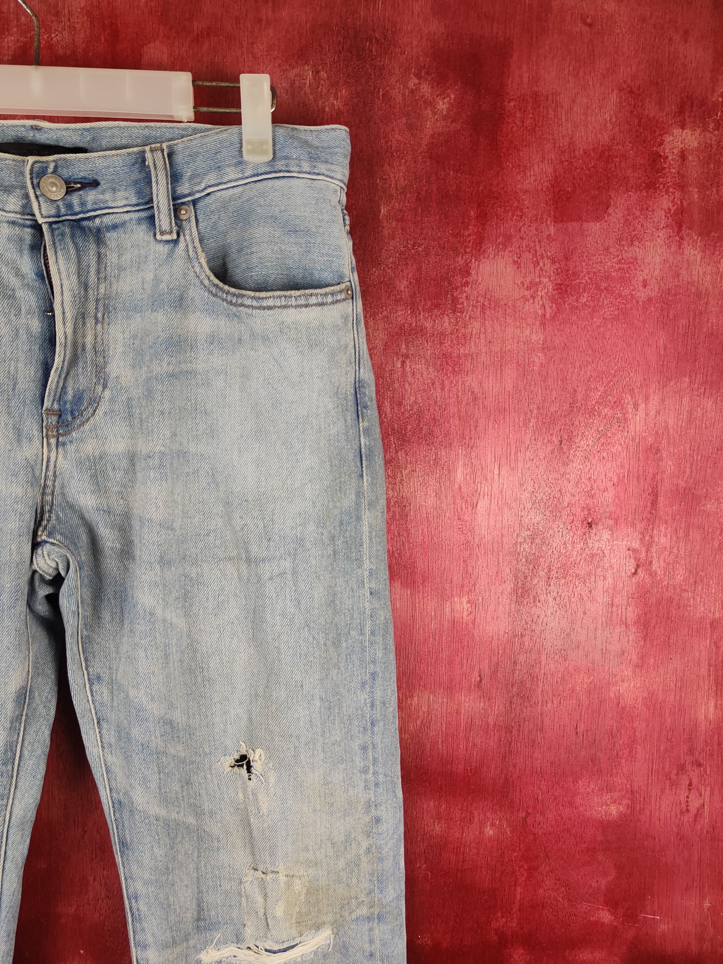 Japanese Brand Uniqlo Blue Faded Distressed Ripped Jeans #S1658 Size US 32 / EU 48 - 5 Thumbnail