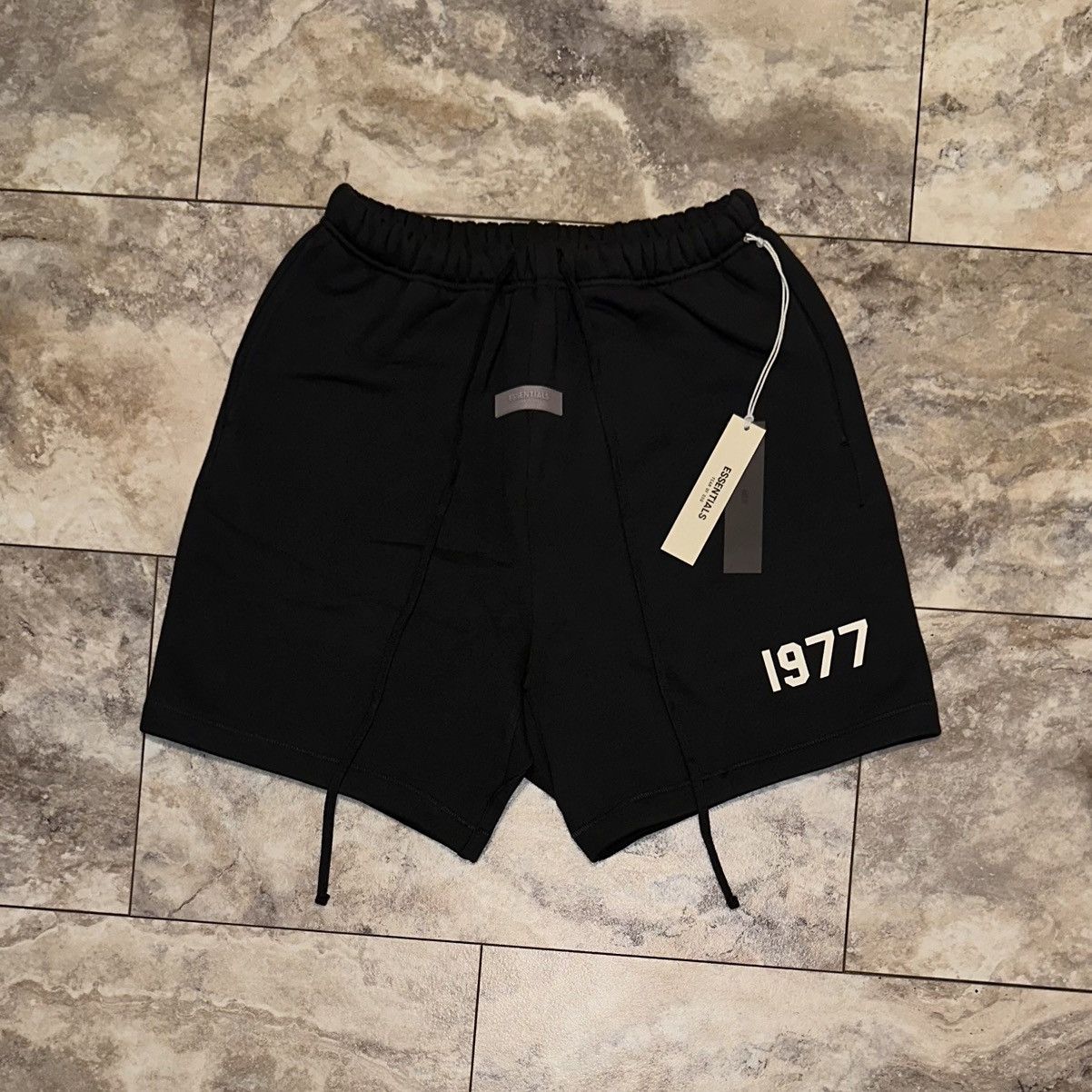 Fear of God Essentials 1977 Shorts - Black (Iron) - Small