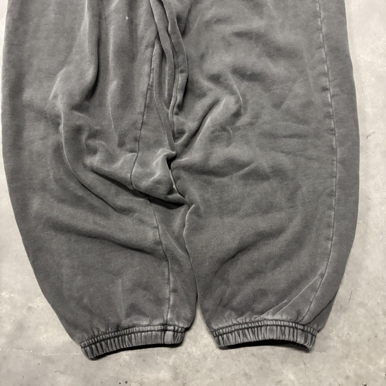 Japanese Brand × Vintage Vintage Y2K/2000s Faded Grey Wash Essential Sweatpants! Size US 30 / EU 46 - 5 Thumbnail