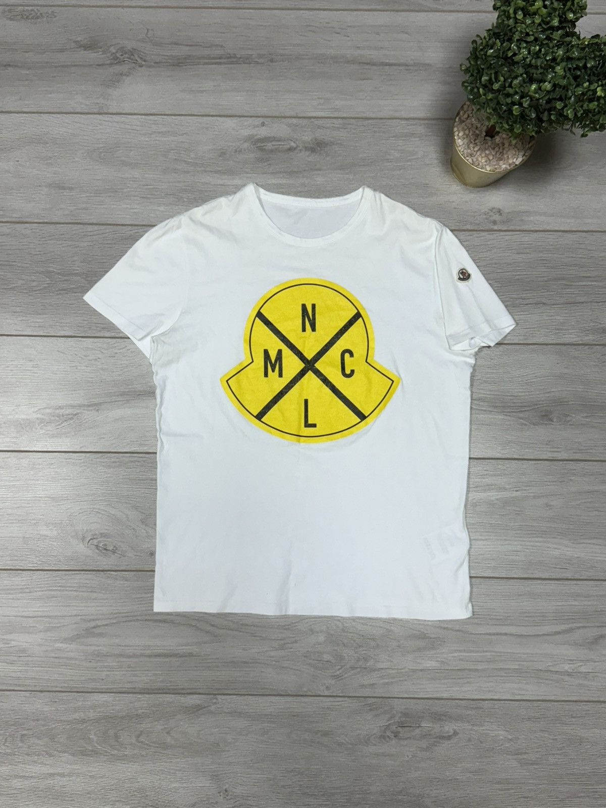 Moncler Moncler big logo print tee shirt Size US L / EU 52-54 / 3 - 1 Thumbnail