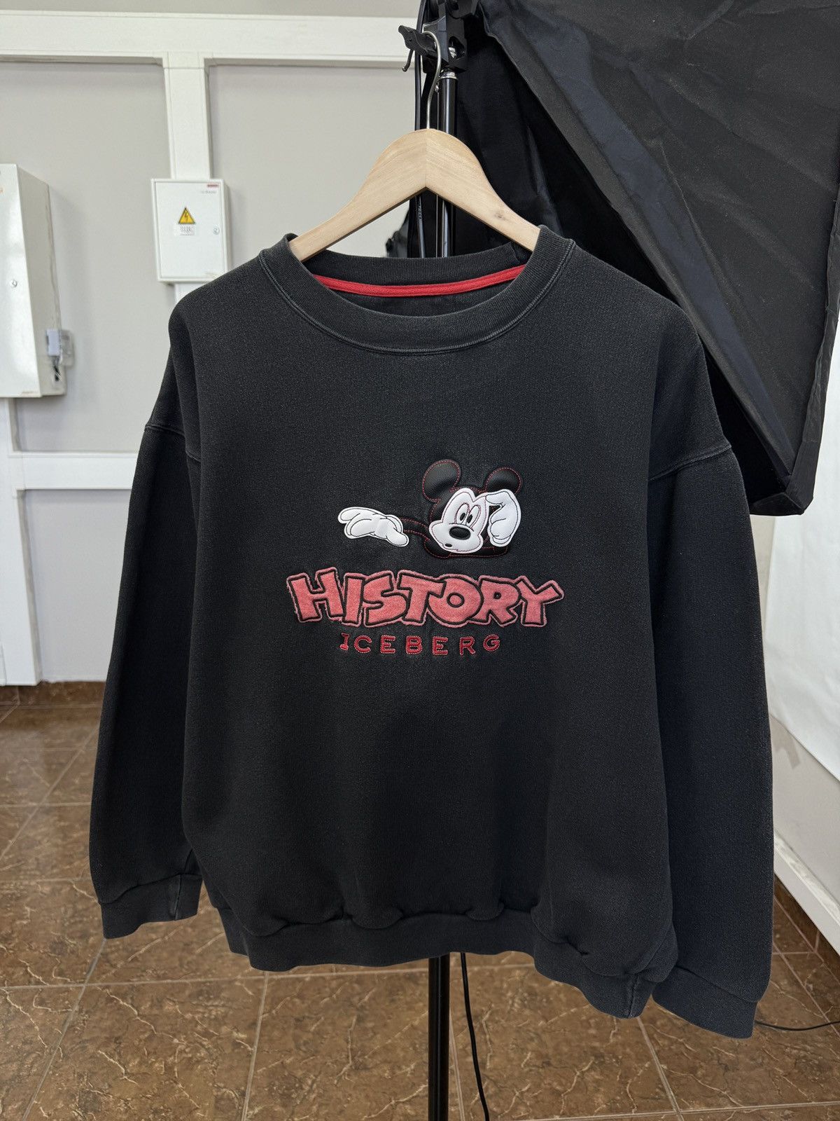 Iceberg 🇮🇹 Vintage 2003 Iceberg History Mickey Mouse Sweatshirt Italy Size US M / EU 48-50 / 2 - 1 Thumbnail