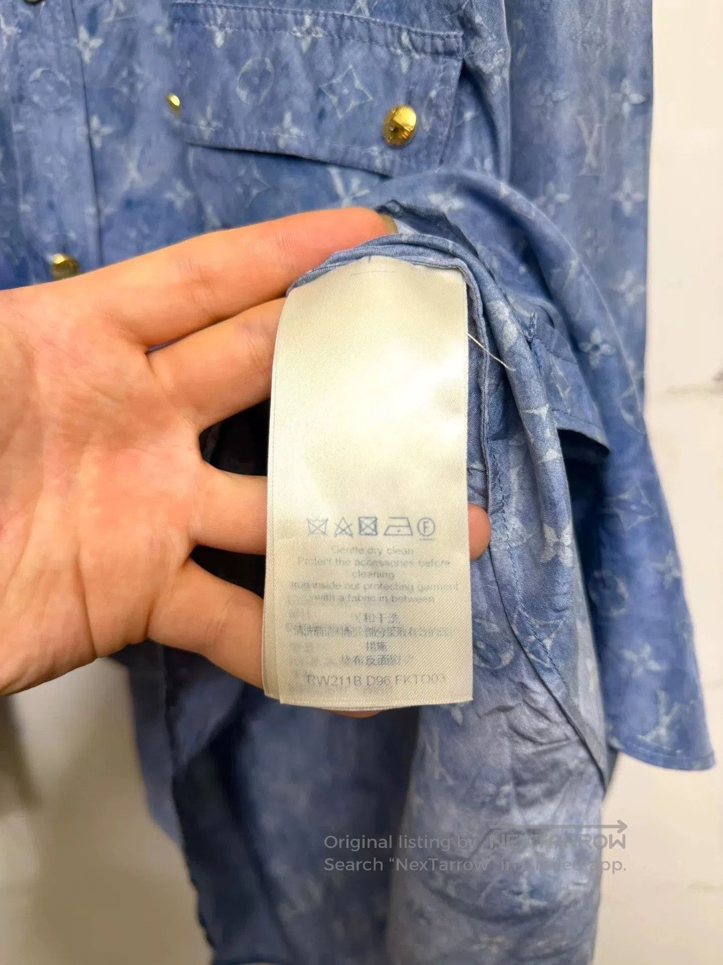 Louis Vuitton louis vuitton light blue printed silk shirt. Size M / US 6-8 / IT 42-44 - 4 Thumbnail