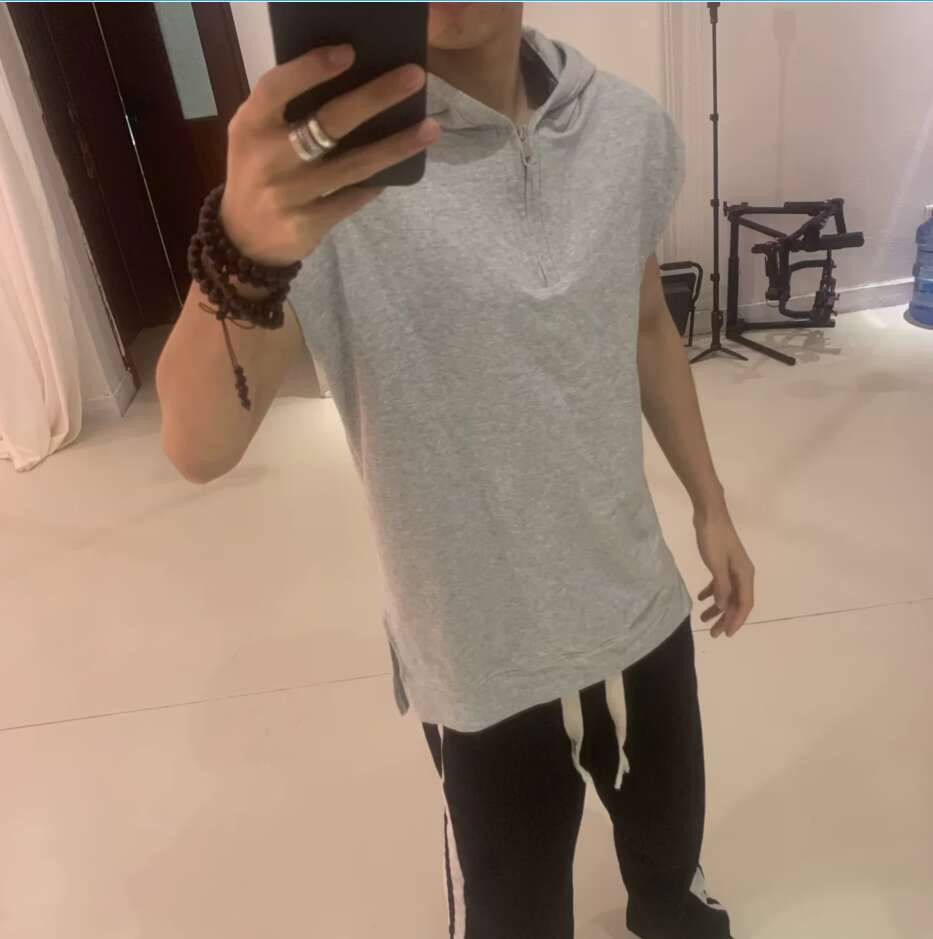 Japanese Brand × Vintage Zipper Hooded Sleeveless Tshirt Size US XXL / EU 58 / 5 - 4 Thumbnail