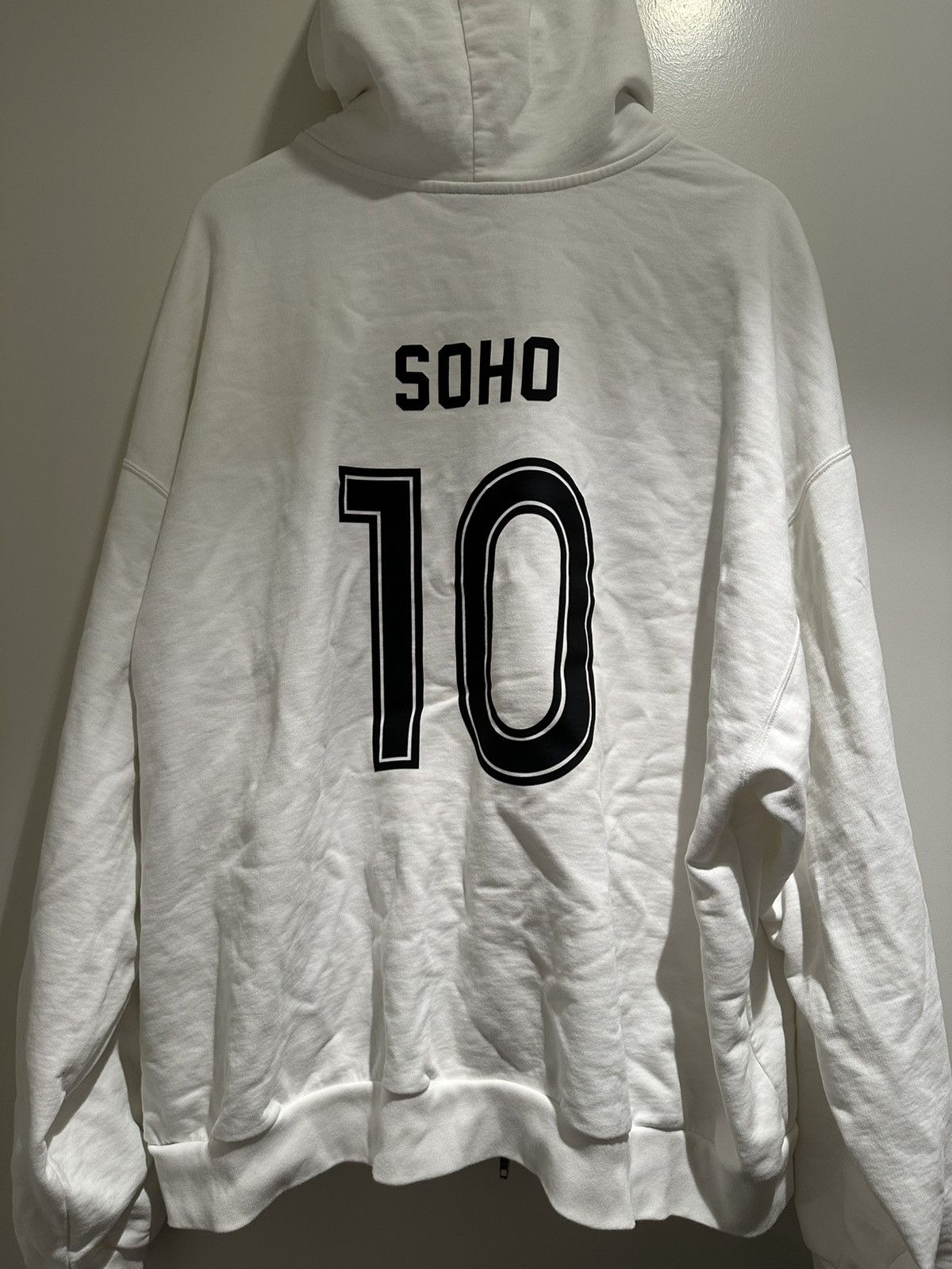 Balenciaga BALENCIAGA SOHO EXCLUSIVE ZIP-UP HOODIE – WHITE Size US XXL / EU 58 / 5 - 2 Thumbnail