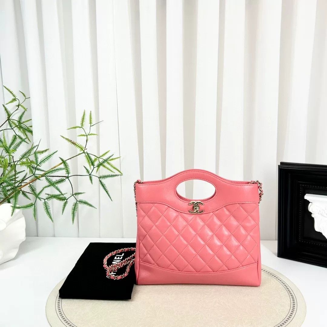 Chanel Pre-loved Bag Very good condition Size ONE SIZE - 1 Thumbnail