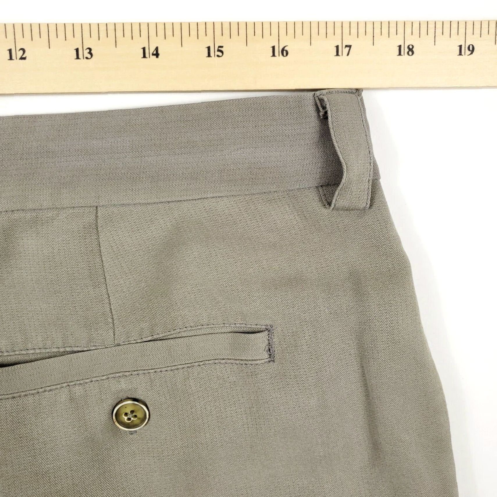 Tommy Bahama VINTAGE Tommy Bahama Men's Gray Silk Chino Shorts Size 35 Pleated Casual Preppy Size US 35 - 6 Thumbnail