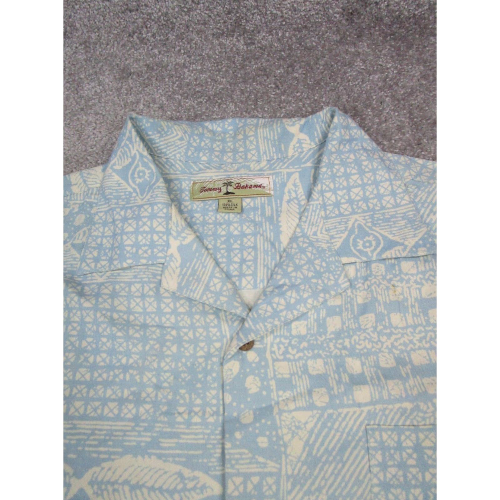 Tommy Bahama Tommy Bahama Shirt Mens XL Blue Silk Button-Up Casual Short Sleeve Collared Knit? No—Silk Button-Up Shirt, Tommy Bahama, Blue, XL, Men, Casual Size US XL / EU 56 / 4 - 2 Thumbnail
