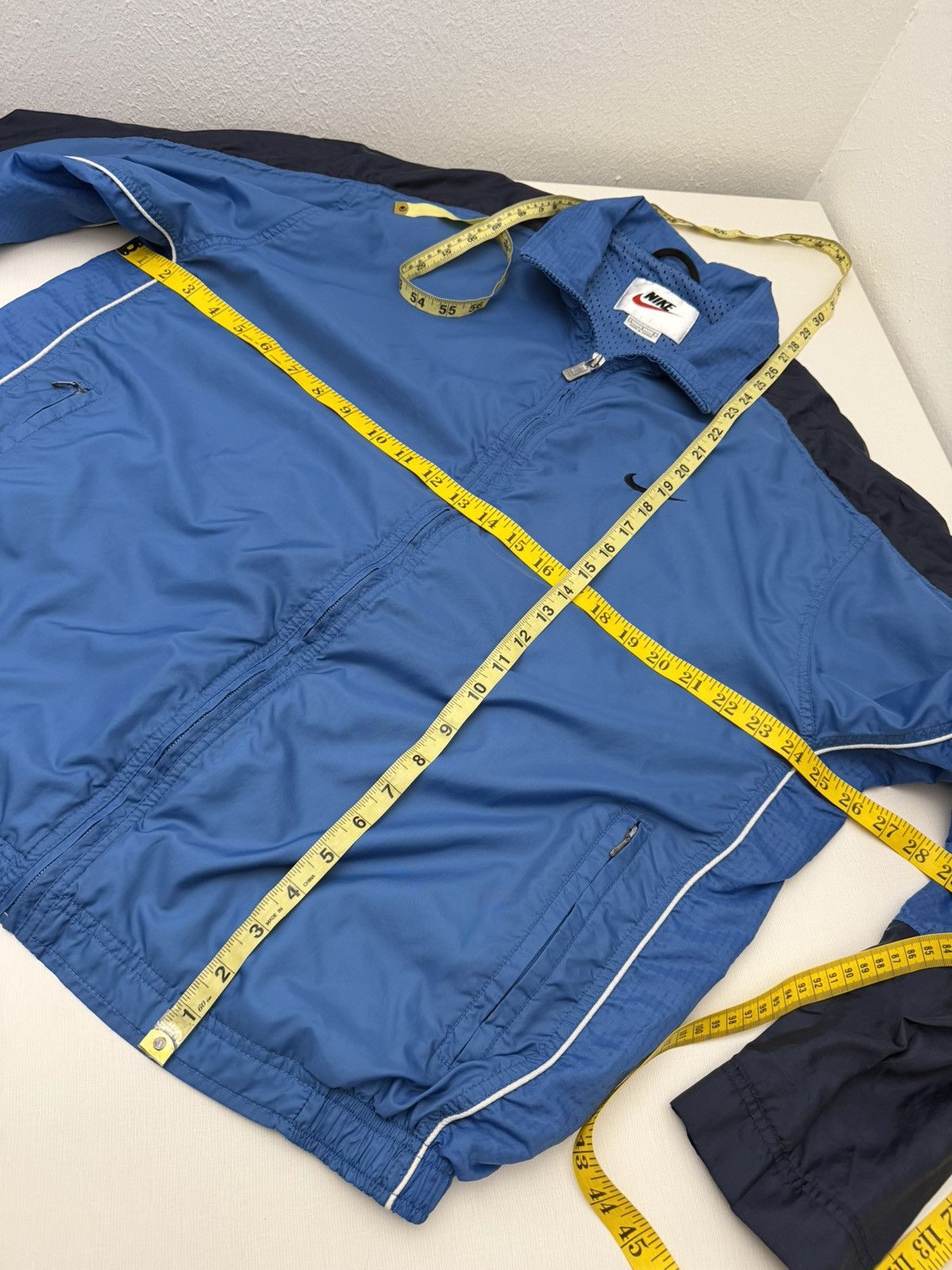 Nike Vintage 90s Nike Windbreaker Lightweight Jacket Size Large Size US L / EU 52-54 / 3 - 6 Thumbnail