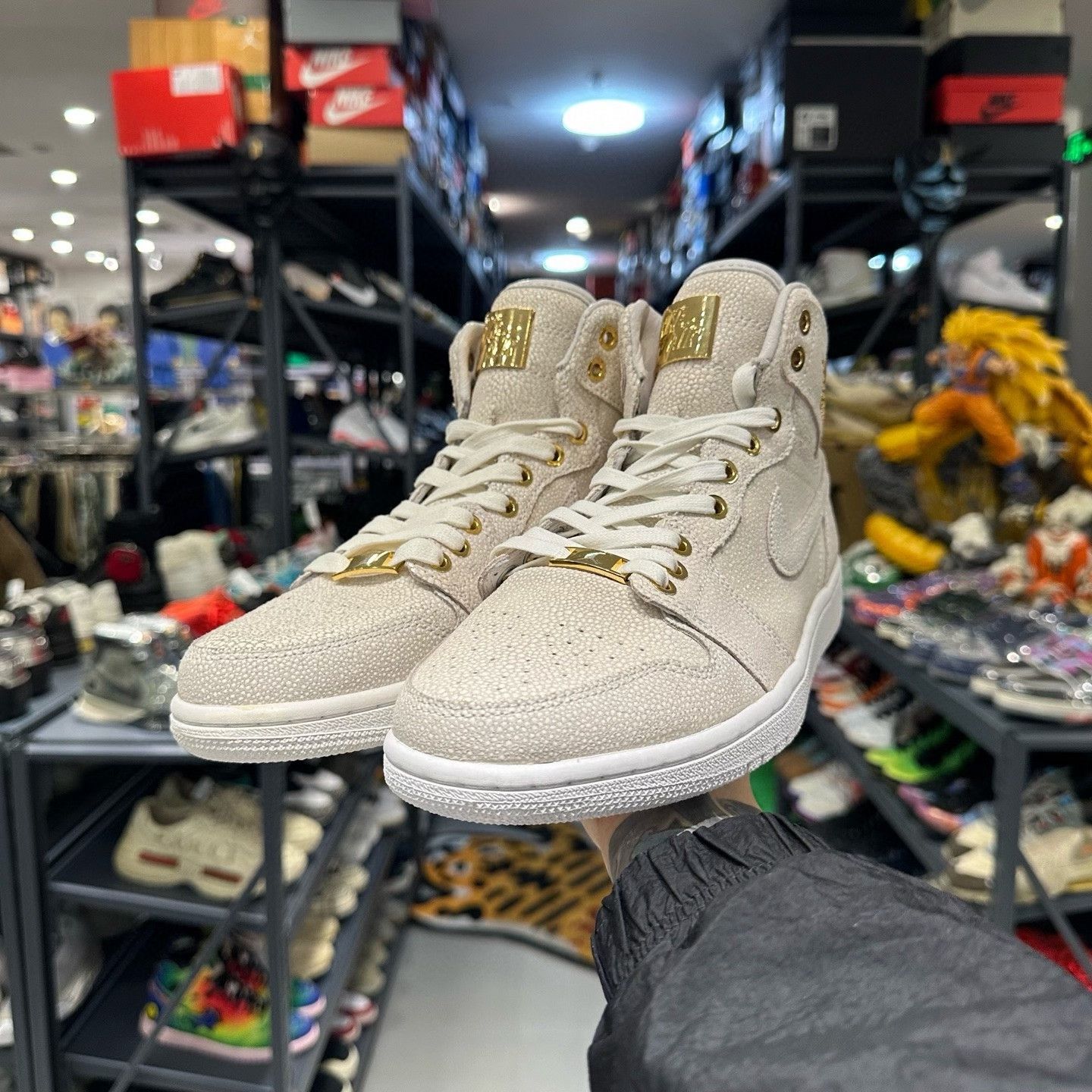Nike Nike White Lowtop Sneakers 8.5 Men Size US 8.5 / EU 41-42 - 1 Thumbnail