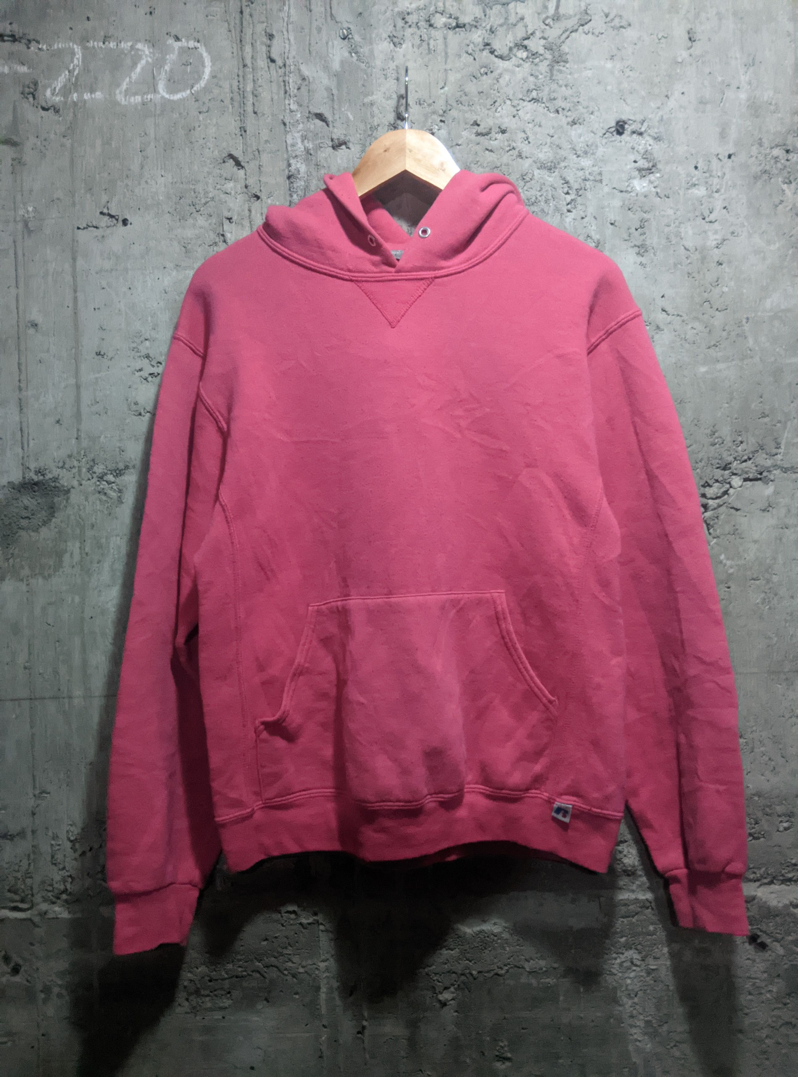 Vintage Vintage 2000s rusell Athletic pink blank hoodie Size US M / EU 48-50 / 2 - 1 Thumbnail