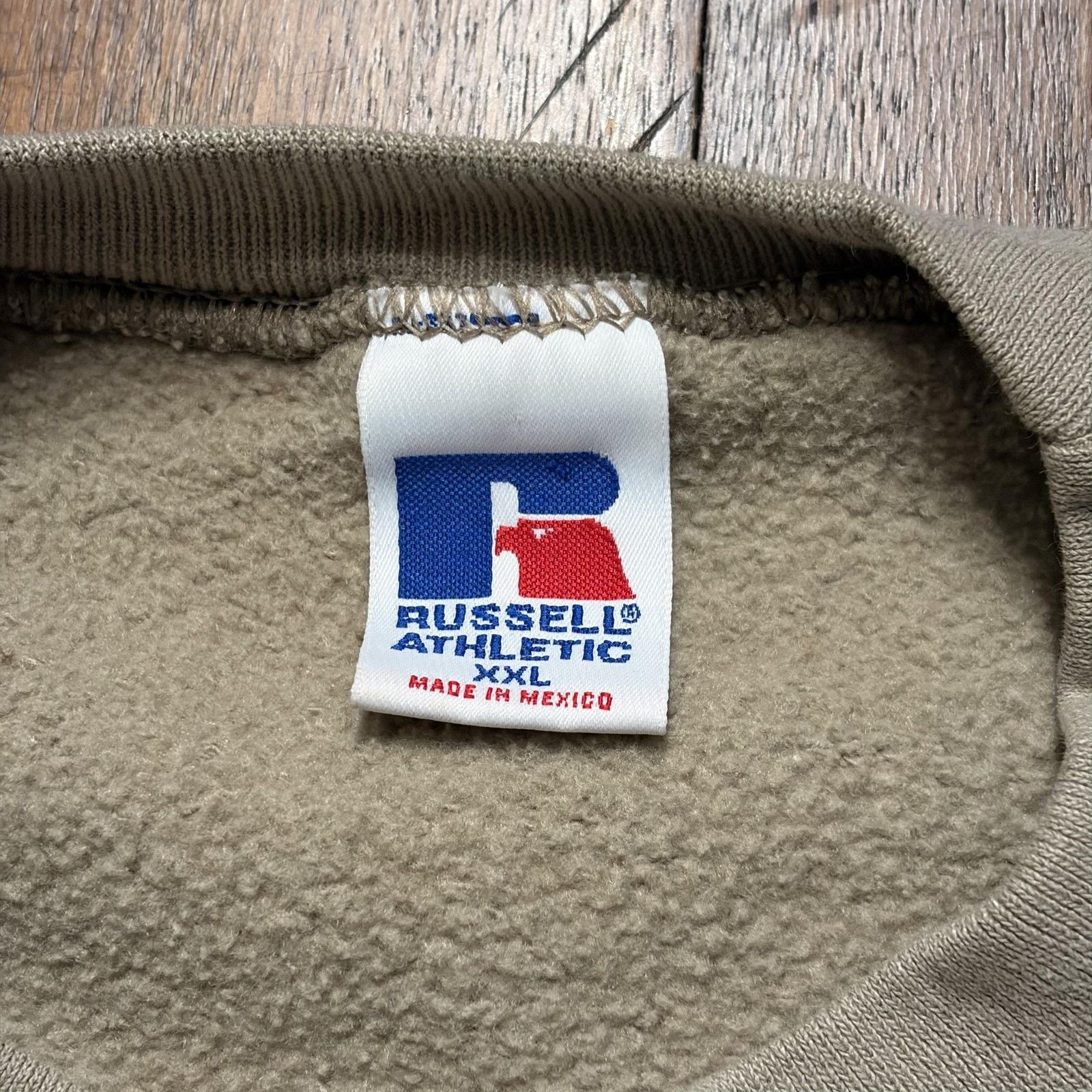Russell Athletic Russell Athletic Sweatshirt Mens 2XL Beige Fleece Crewneck Size US XXL / EU 58 / 5 - 6 Thumbnail