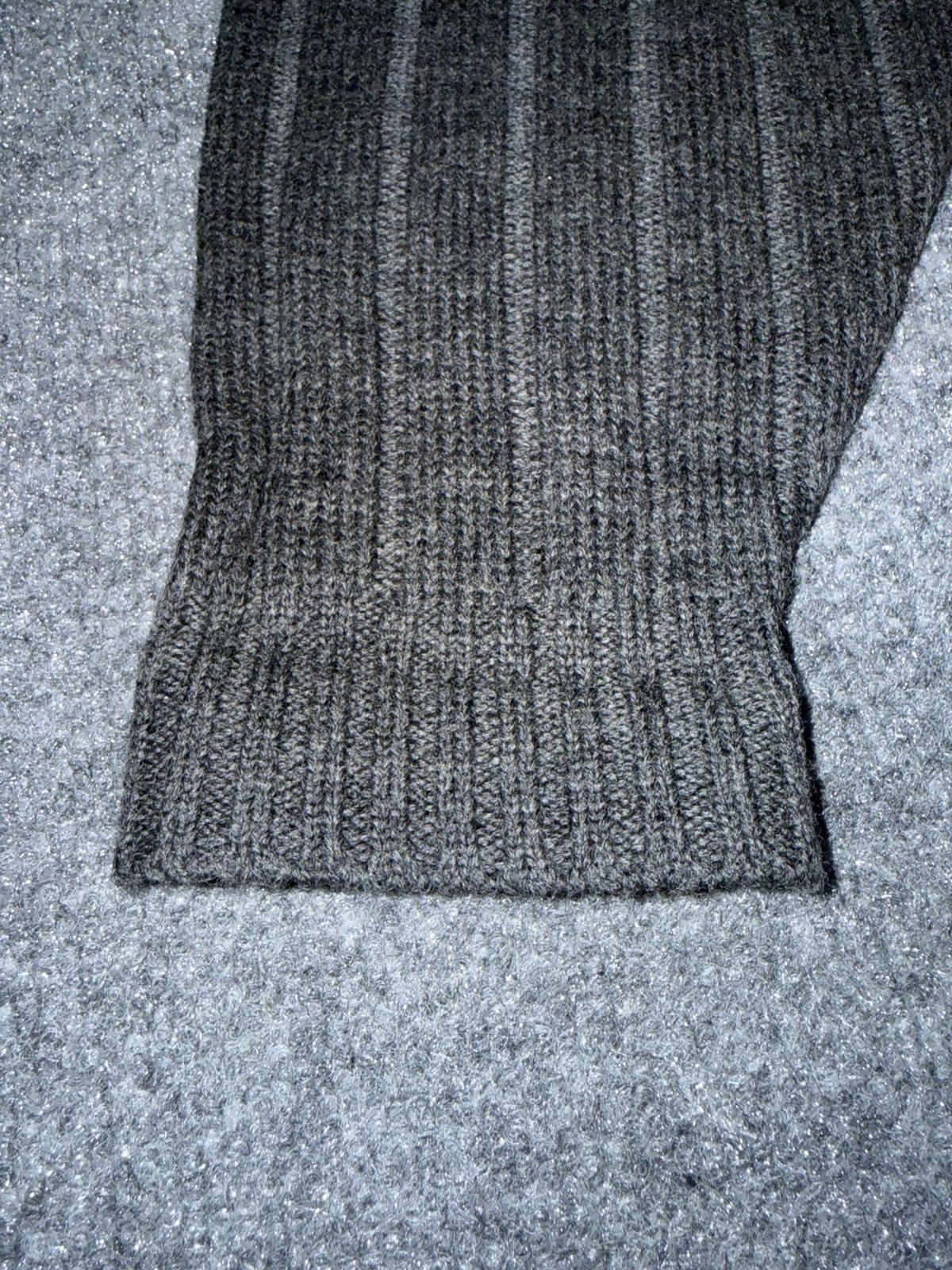 Brooks Brothers Vintage Brooks Brothers Merino Wool V-Neck Sweater XL Size US XL / EU 56 / 4 - 5 Thumbnail