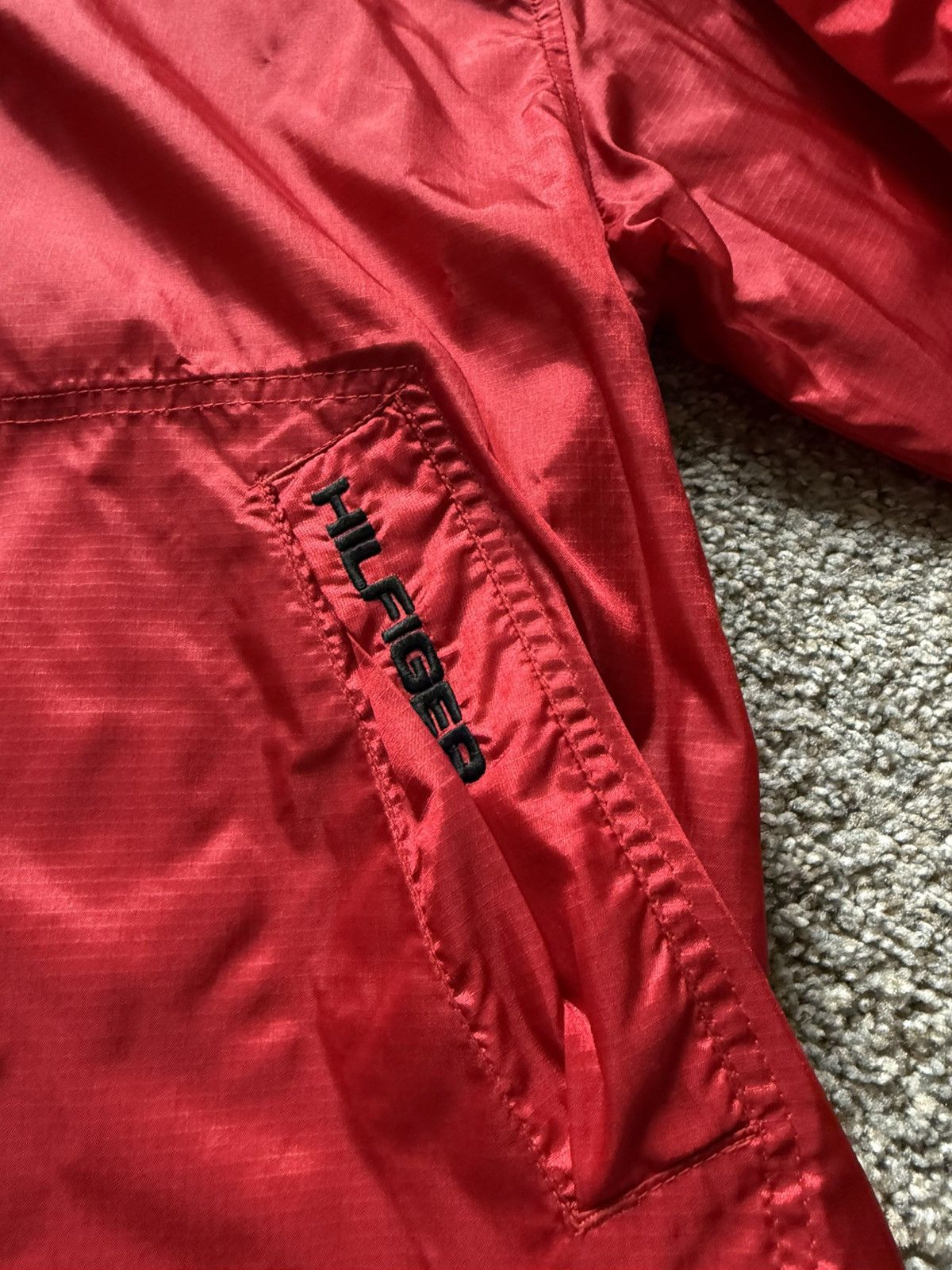 Tommy Hilfiger Vintage Tommy Hilfiger Red Windbreaker Jacket Size M Size US M / EU 48-50 / 2 - 4 Thumbnail