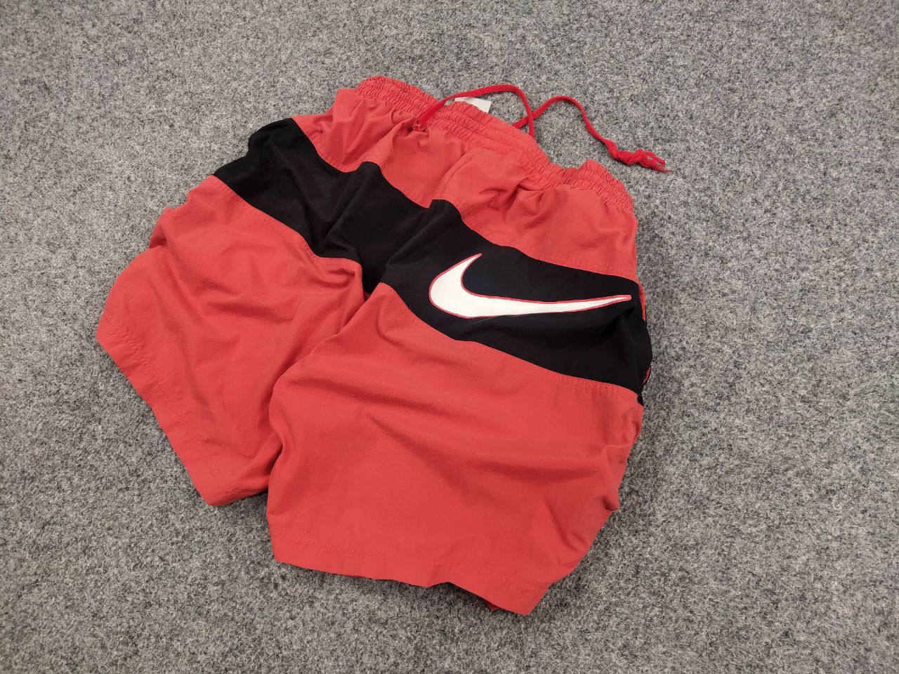 Nike Vintage 90's Nike Big Swoosh Nylon Red Black Casual Shoes Size US 34 / EU 50 - 2 Thumbnail