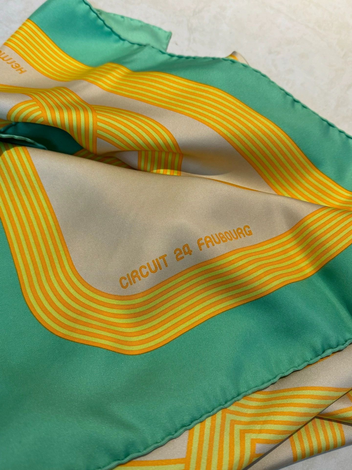 Hermes Hermes Silk Scarf 90x90 YG GD New w/ Box Size ONE SIZE - 2 Thumbnail