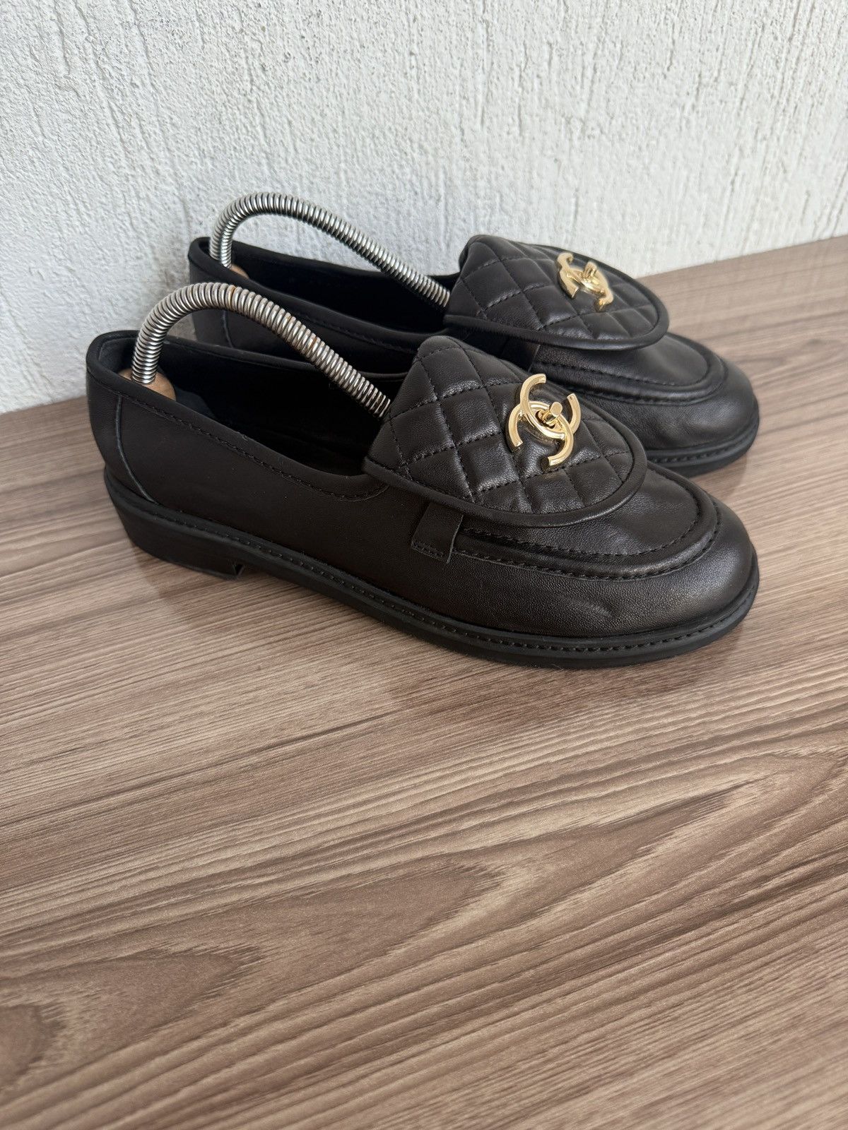 Chanel Quilted flap turnlock CC loafers Size US 9 / IT 39 - 8 Thumbnail