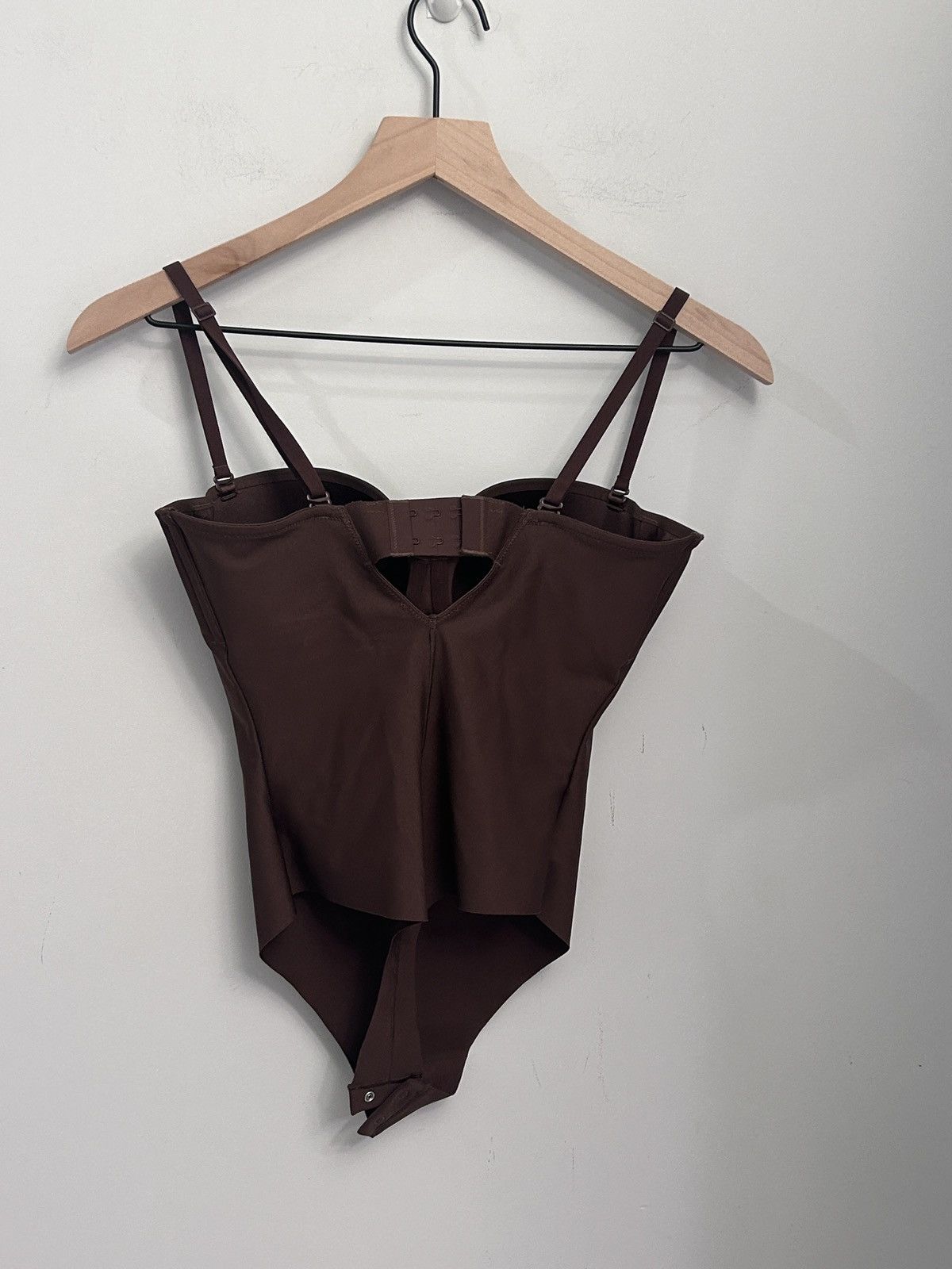 SKIMS Skims Molded Underwire thong Bodysuit - size S Cocoa Brown Size S / US 4 / IT 40 - 2 Thumbnail