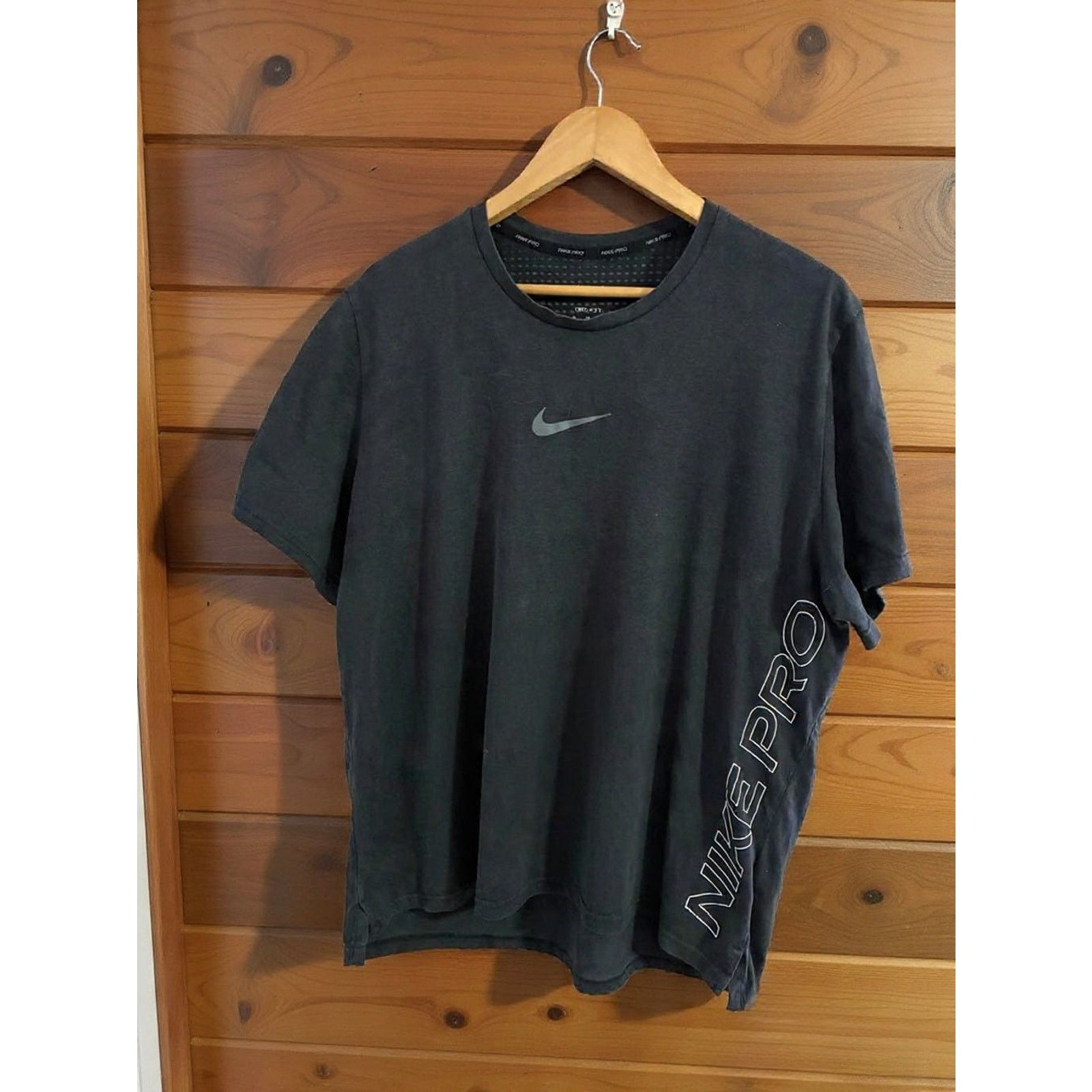 Nike NIKE PRO DRI FIT BURNOUT TRAINING GYM SHORT SLEEVE TOP Size US XL / EU 56 / 4 - 1 Thumbnail
