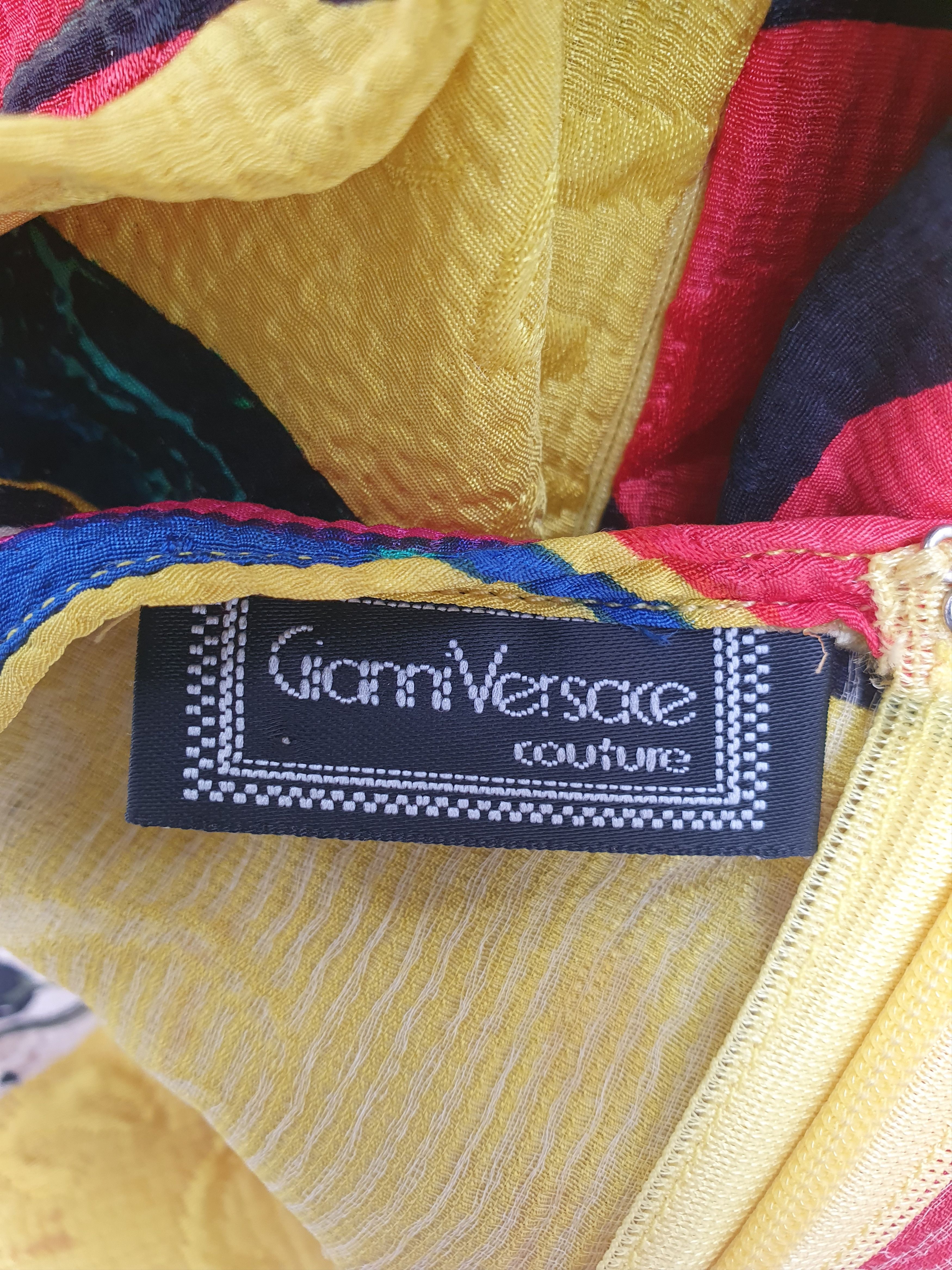 Versace SS1991 Runway Silk Shoe-print Blouse Size M / US 6-8 / IT 42-44 - 6 Thumbnail