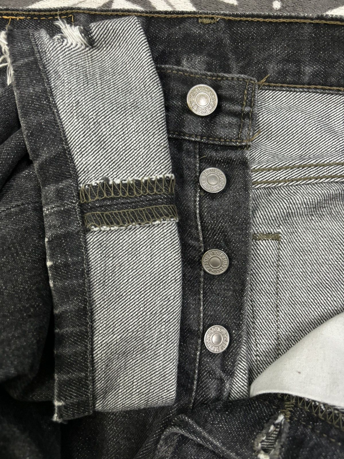 Levi's Vintage 90s Levis 501 Black Faded Loose Fit Distressed Jeans Size US 30 / EU 46 - 5 Thumbnail