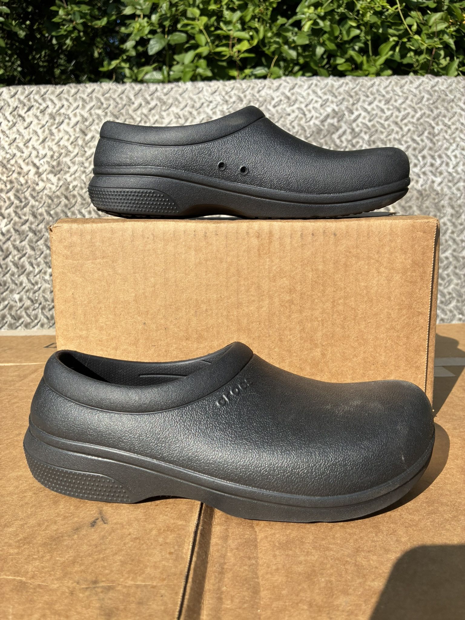 Crocs Crocs Slip Resistant Clog Black Non Slip Dual Comfort Size US 8 / IT 38 - 1 Thumbnail