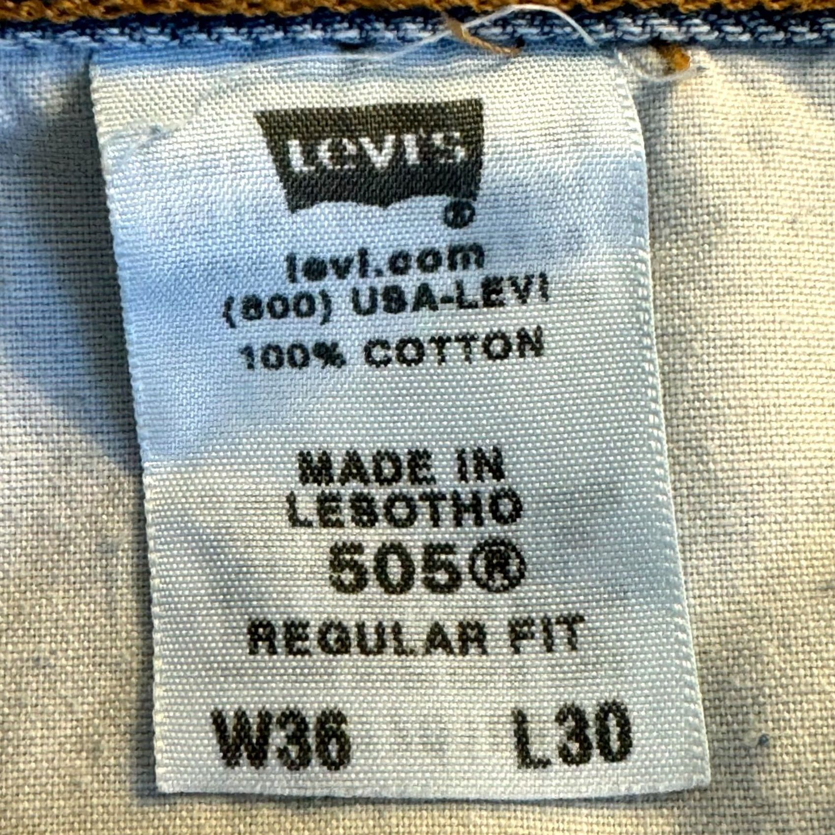 Levi's VINTAGE Levi's 505 Jeans Mens 36x30 Blue Denim Regular Fit Mid Rise Zip Fly Size US 36 / EU 52 - 4 Thumbnail