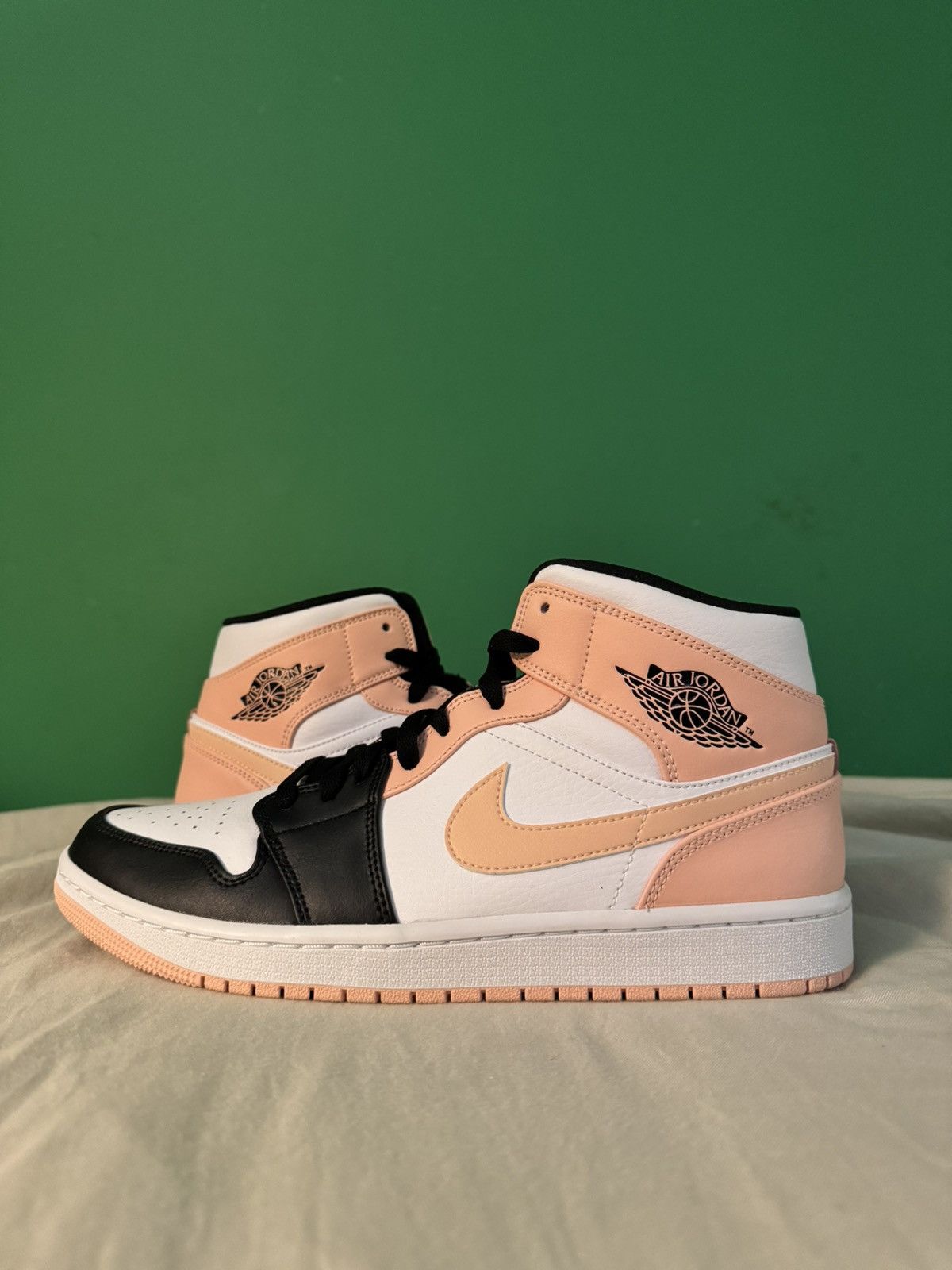 Jordan Brand Nike air jordan 1 mid arctic orange 2021 Size US 10 / EU 43 - 1 Thumbnail