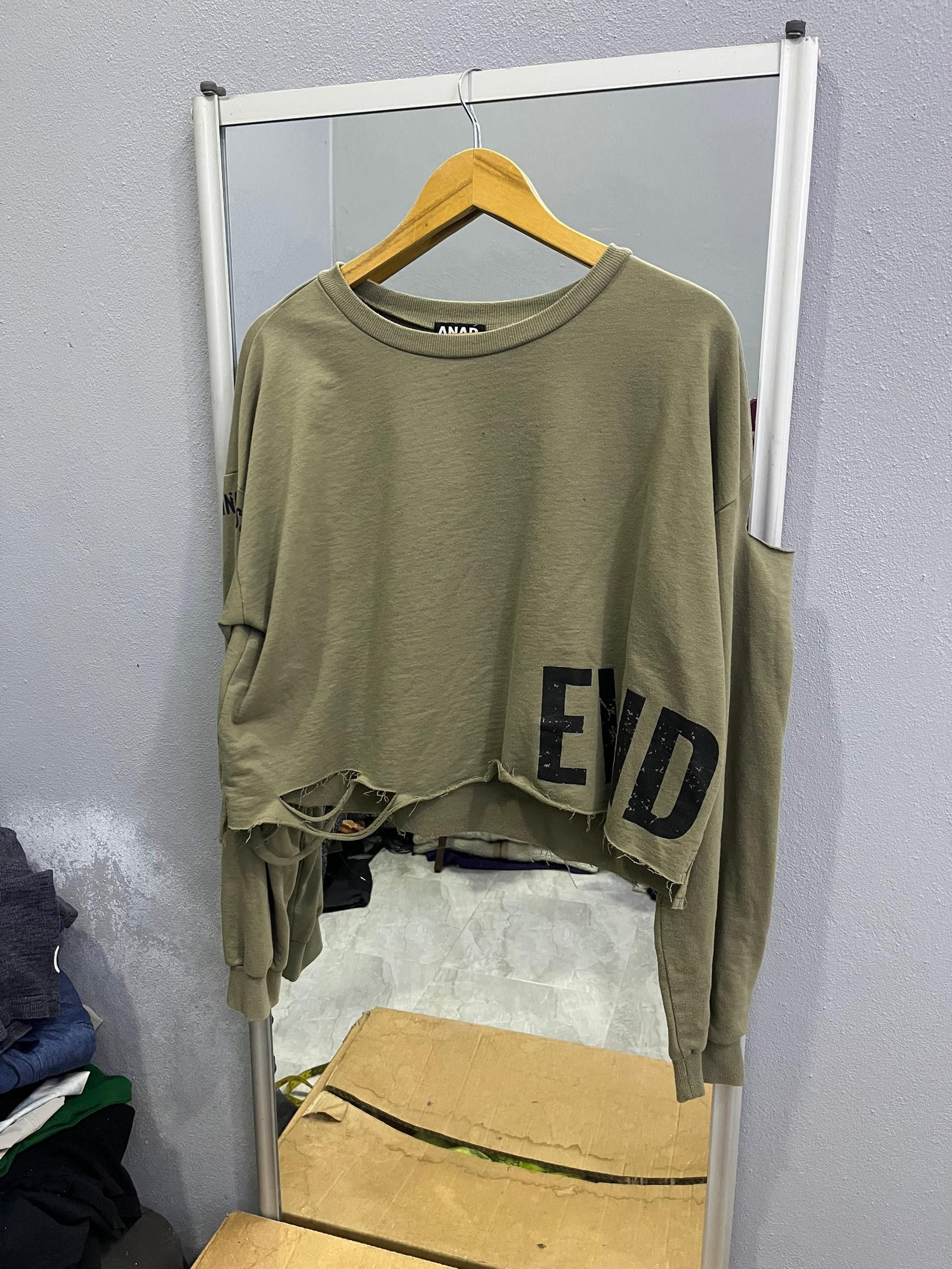 Japanese Brand ANAP Distressed Crop Sweatshirt Olive Japan Womens Size US M / EU 48-50 / 2 - 1 Thumbnail