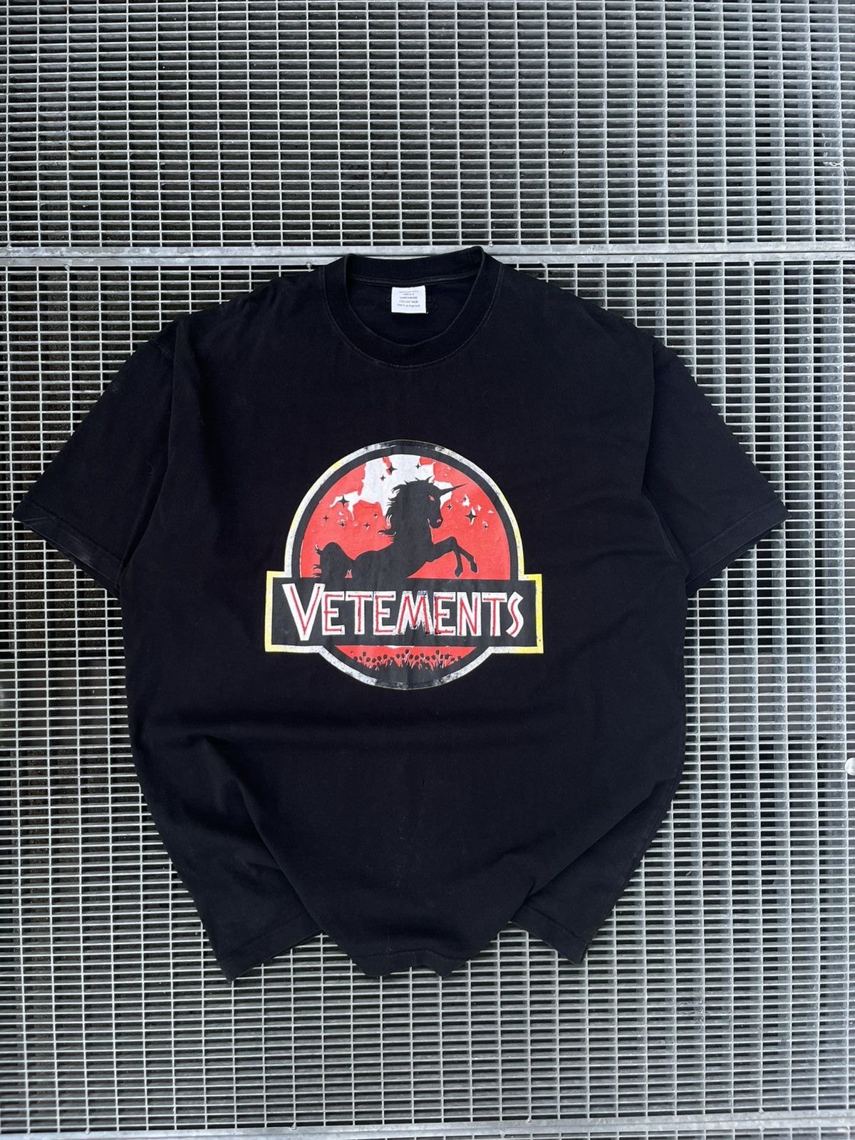 Vetements Vetements Unicorn T-shirt Size US XS / EU 42 / 0 - 1 Thumbnail