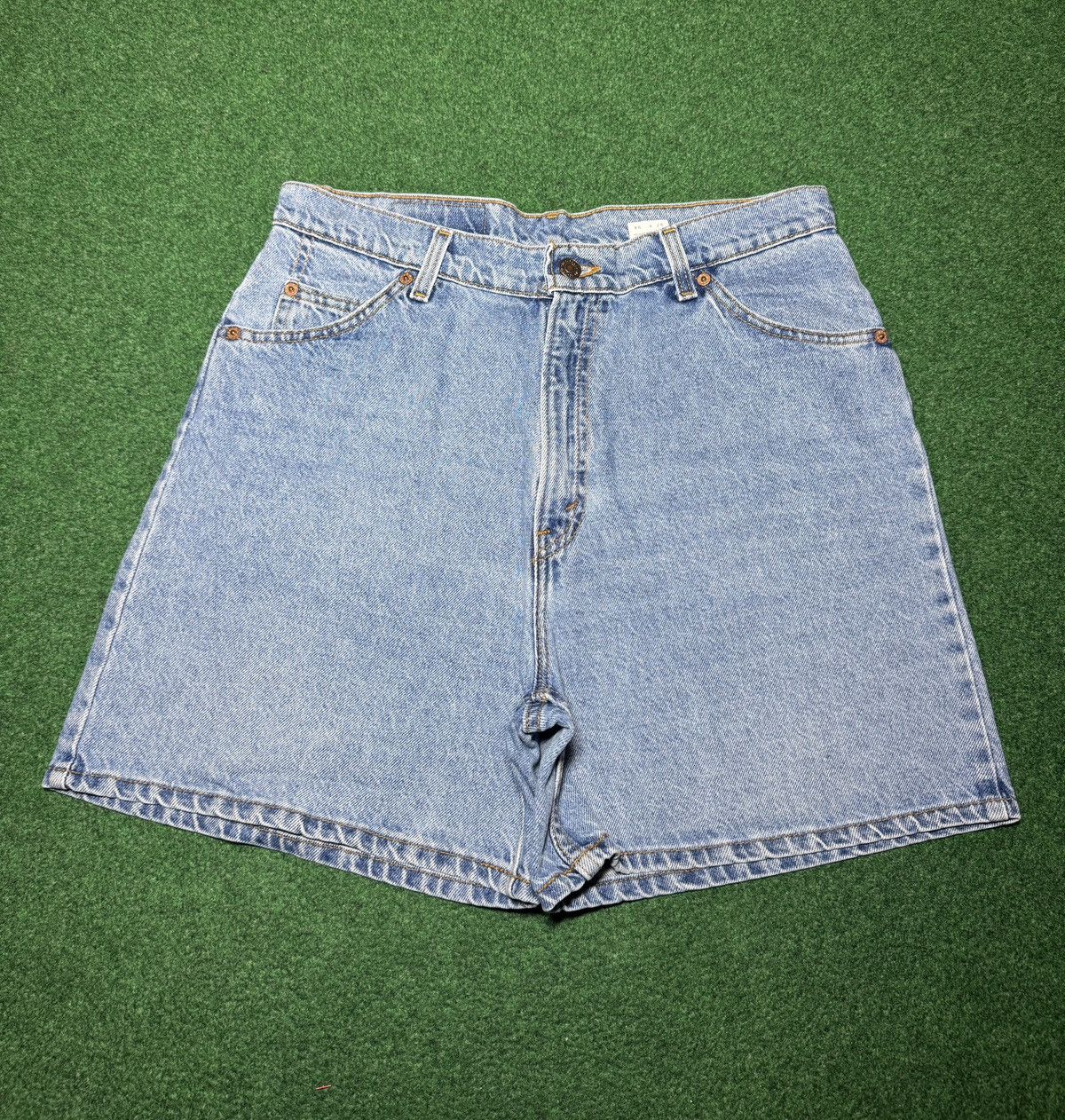 Levi's Vintage Clothing Vintage 90s Levi’s 36920 Relaxed 14 PERFECT Denim 8” Shorts Size 36" / US 14 / IT 50 - 3 Thumbnail
