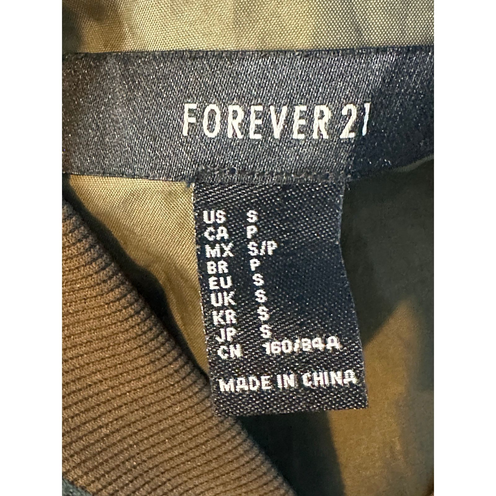Forever 21 Forever 21 green velvet full zipper jacket size Small Size S / US 4 / IT 40 - 3 Thumbnail
