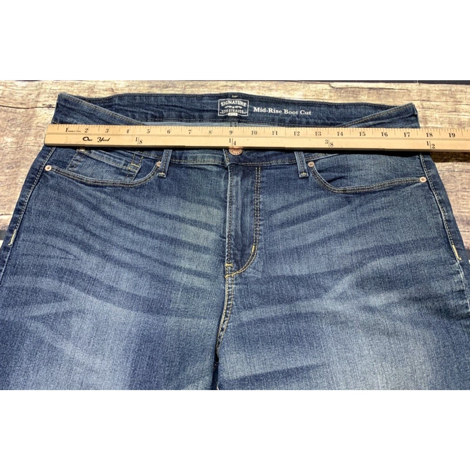 Levi's Levi's Signature Women's Blue Jeans Gold Mid Rise Bootcut 36 X 30 Size 36 Bootcut Womens jeans Blue Levi's Signature Mid Rise Bootcut 36x30 Size 25" / US 0 / IT 36 - 3 Thumbnail