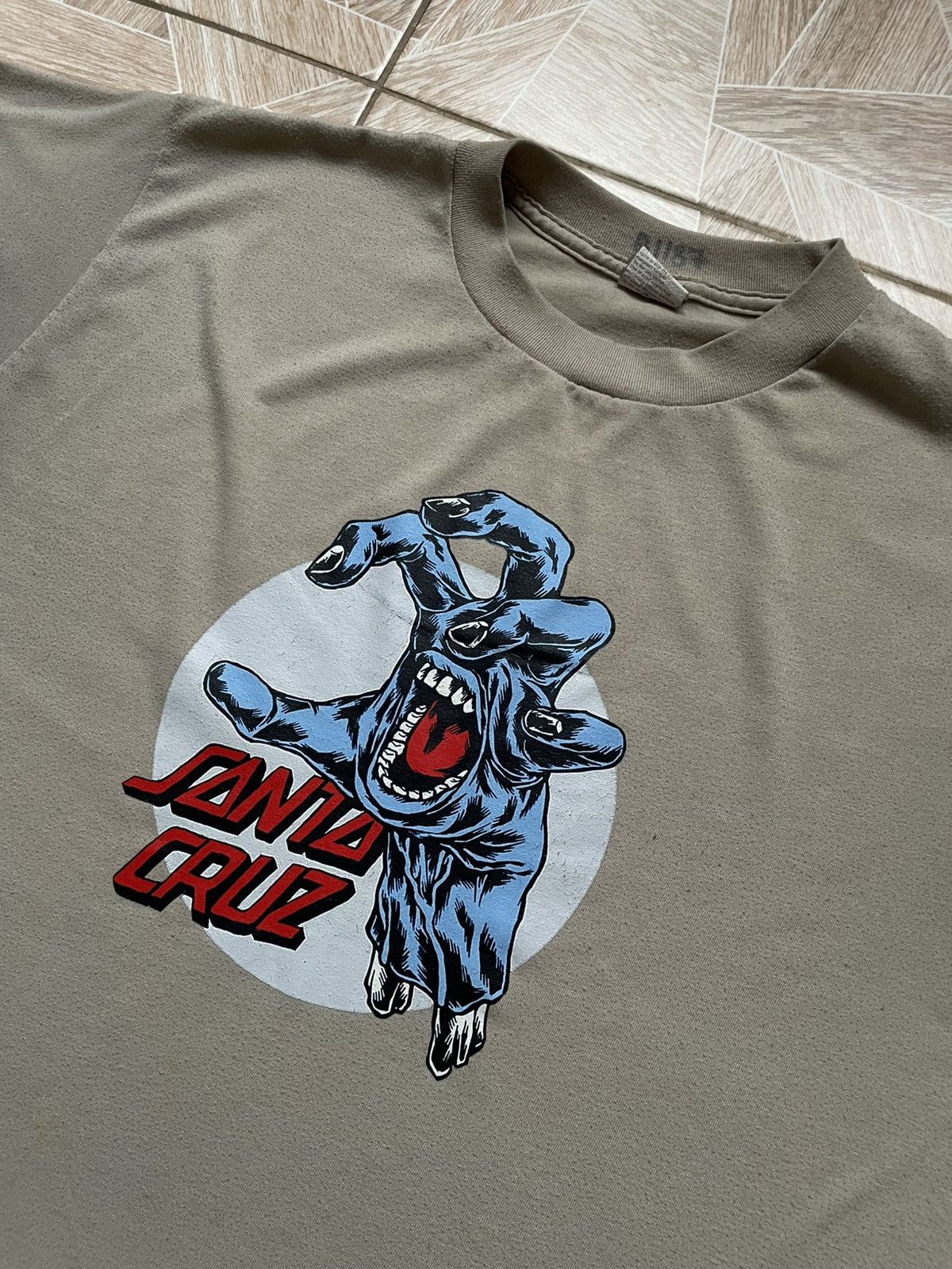 Santa Cruz Skateboards × Vintage Santa Cruz Screaming Hand Tee M Beige Made In Kentucky USA Size US M / EU 48-50 / 2 - 2 Thumbnail