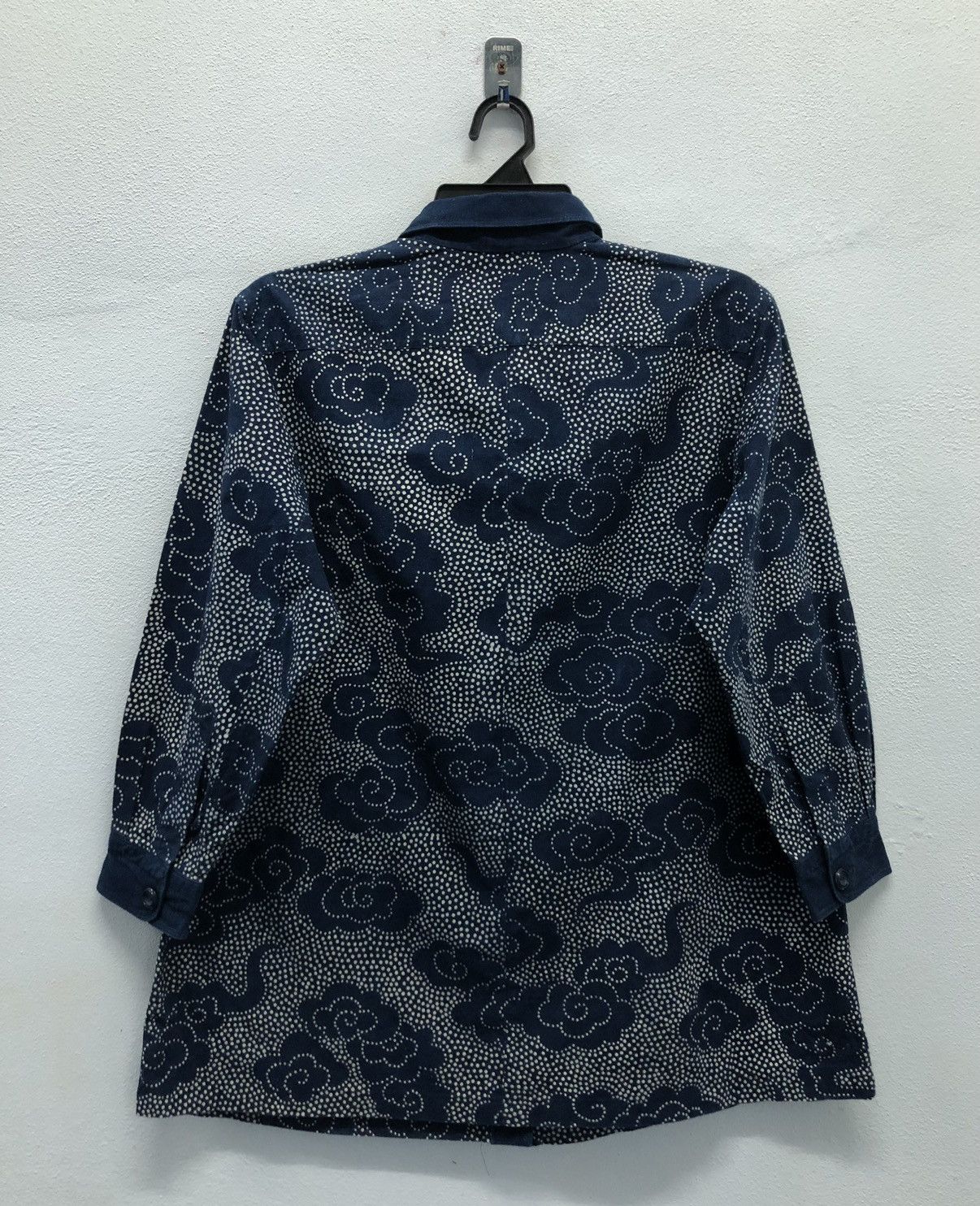 Japanese Brand Vintage Navy Blue Long-Sleeve Shirt with Cloud Batik Pattern Size US L / EU 52-54 / 3 - 2 Thumbnail