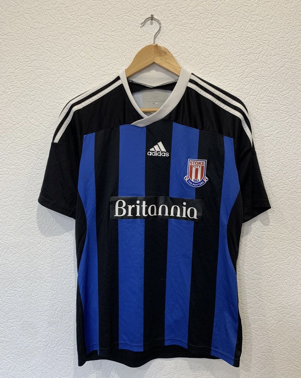 Adidas STOKE CITY ADIDAS 2011/2012 AWAY KIT SOCCER JERSEY BRITANNIA Size US S / EU 44-46 / 1 - 1 Thumbnail