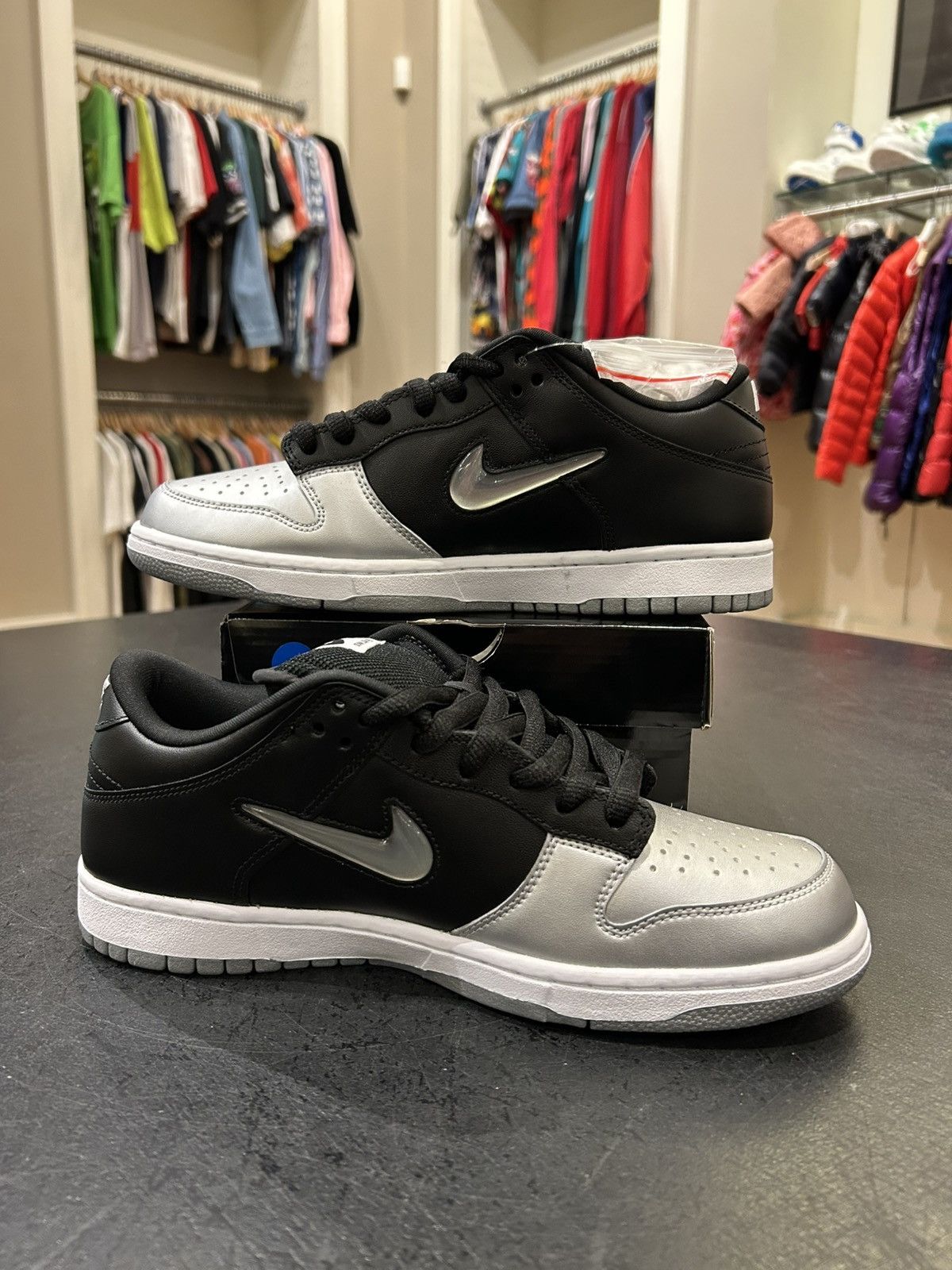 Nike × Supreme Nike SB Dunk Low ‘Supreme Jewel Silver’ Size US 9 / EU 42 - 2 Thumbnail