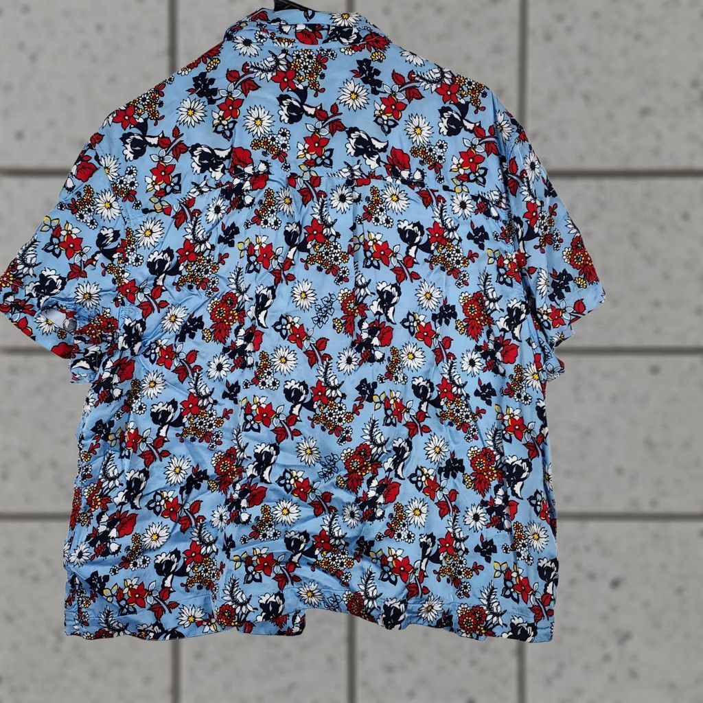 Vintage Calvin Klein Jeans Floral Shirt Men XL Blue Red Short Sleeve Button Up Viscose Size US XL / EU 56 / 4 - 1 Thumbnail