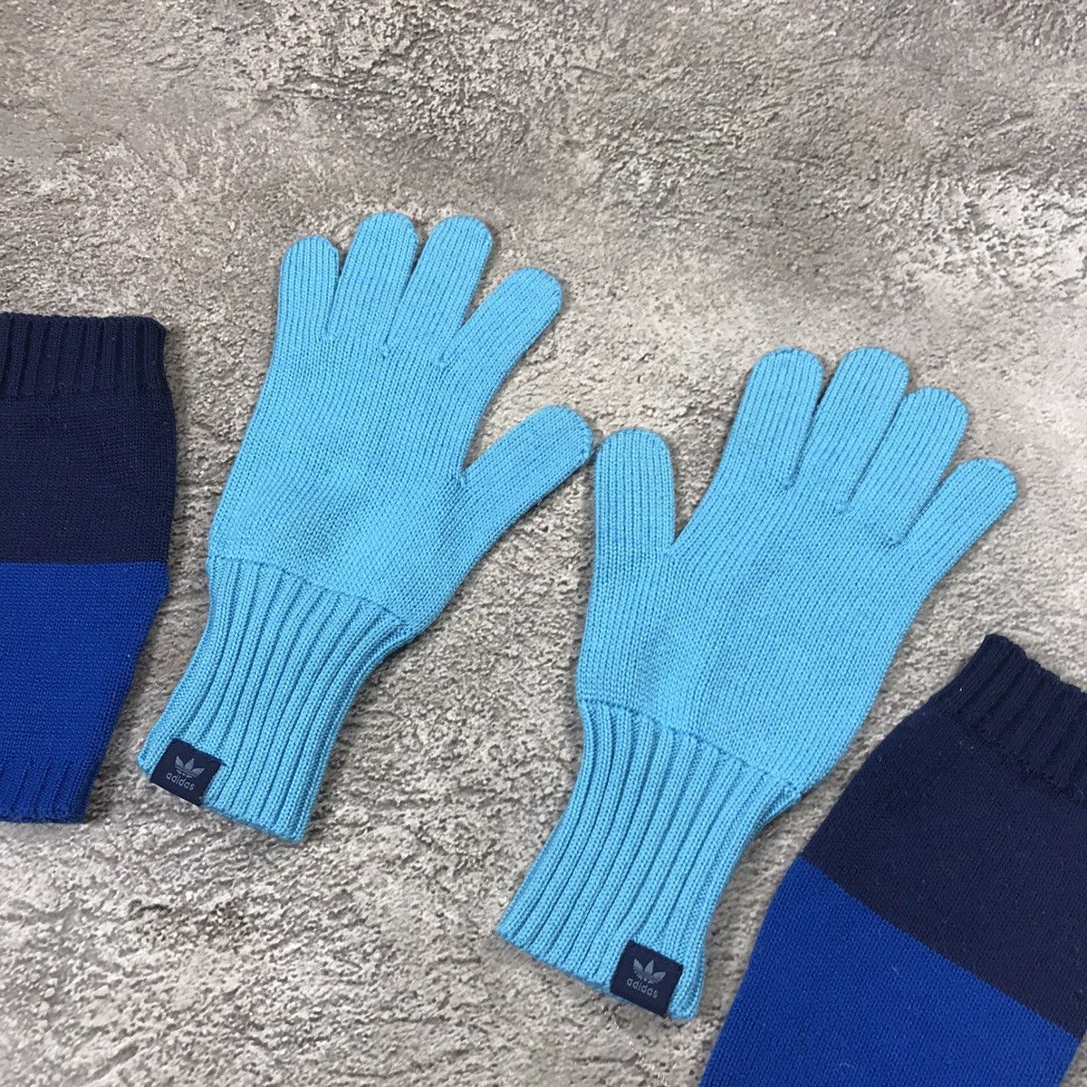 Vintage Vintage Adidas Gloves Y2K Streetwear Blue Navy Sun Faded OS Size ONE SIZE - 4 Thumbnail