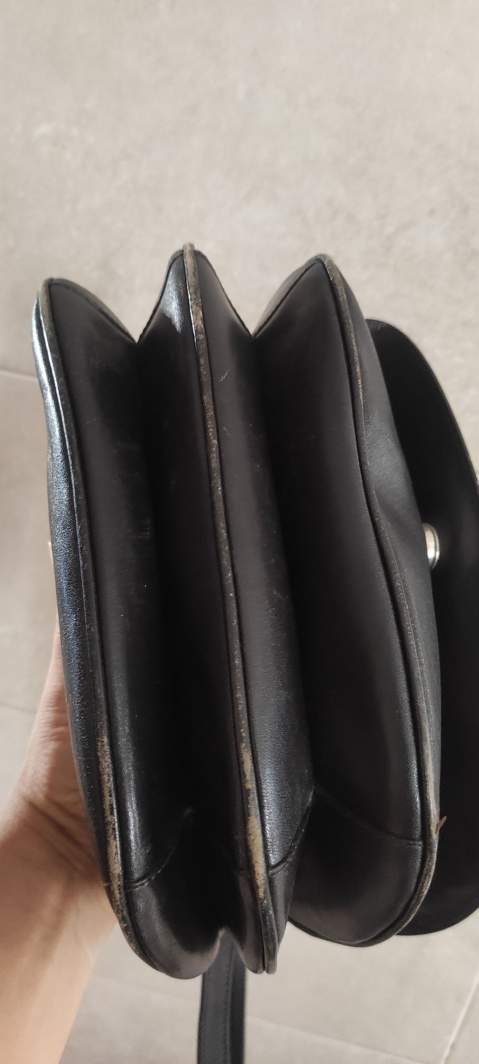 Etienne Aigner × Leather Vintage Etienne Aigner Black Glossy Leather Shoulder Bag Size ONE SIZE - 11 Thumbnail