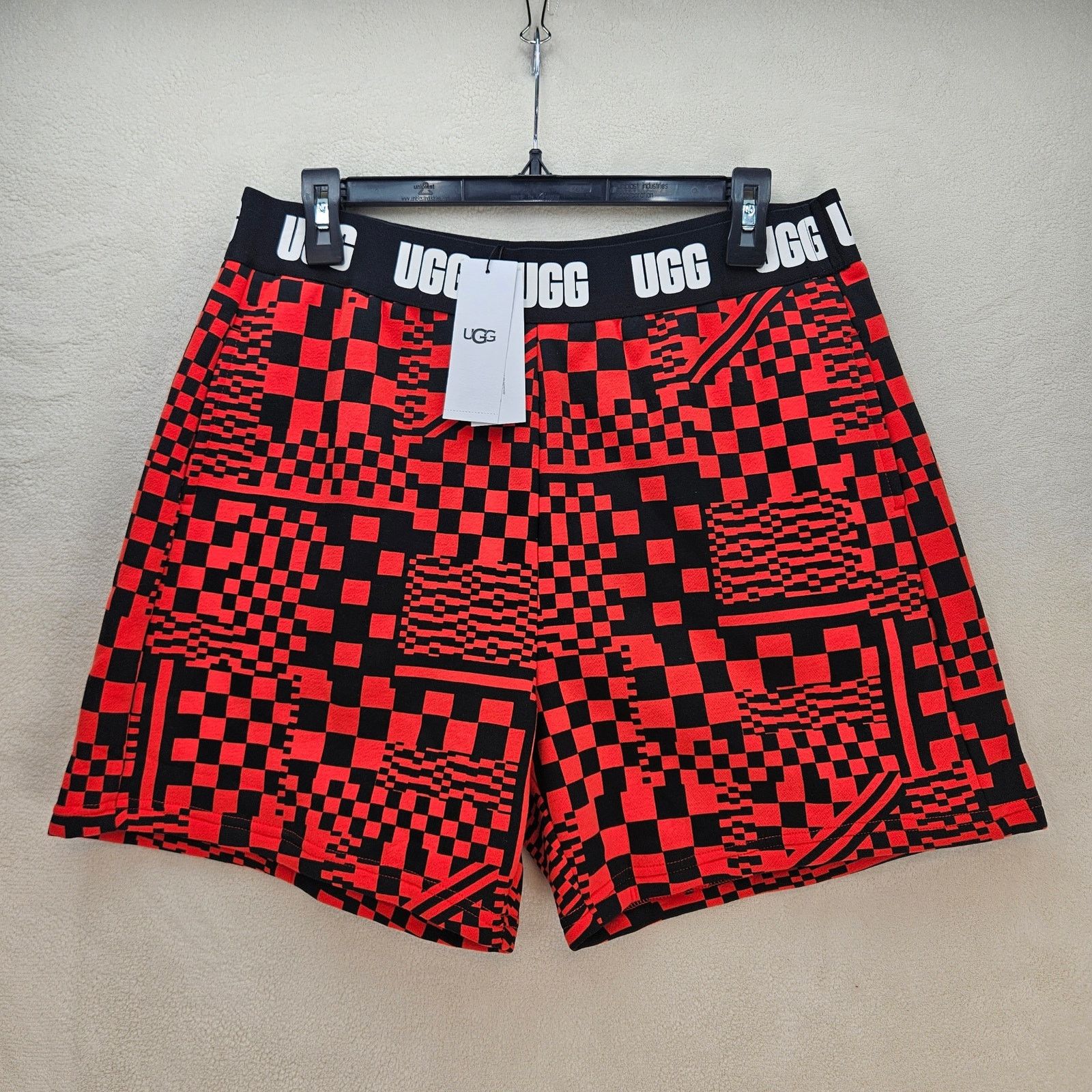 Ugg UGG WOMEN'S LARGE CHRISSY SHORT CHECK PATTERN BOYFRIEND Size L / US 10 / IT 46 - 1 Thumbnail