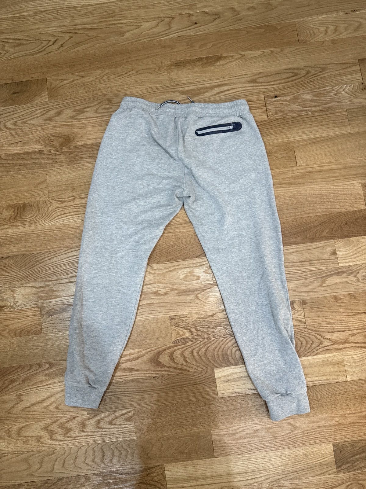 Helly Hansen Helly Hansen Grey Sweatpants – Classic Logo Joggers Size US 36 / EU 52 - 1 Thumbnail